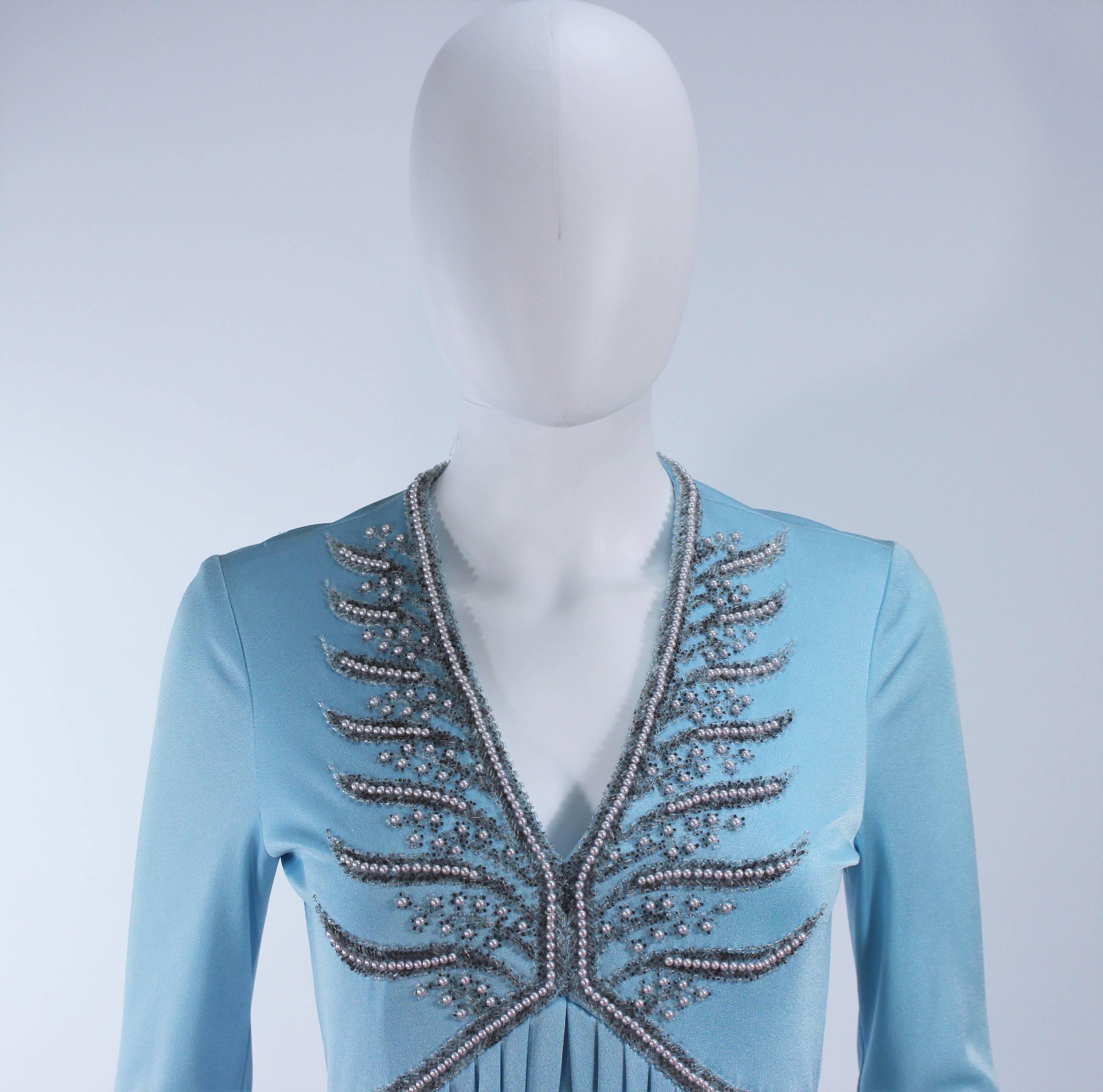 Blaues Jersey-Kleid aus den 1970er Jahren mit Perlenapplikation, Größe Medium  Damen im Angebot