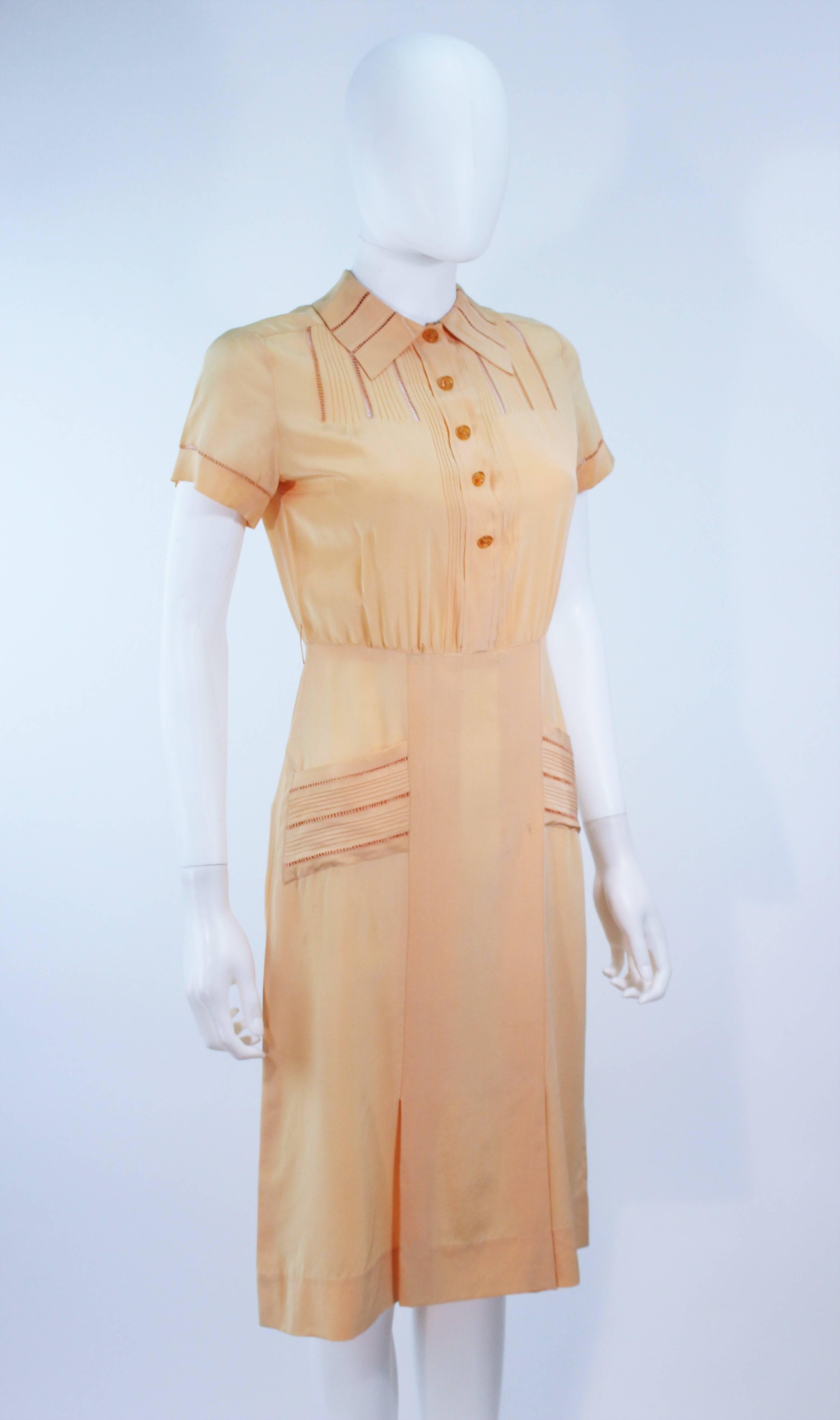Women's or Men's Vintage 1940's Apricot Silk Day Dress Size 2 4 For Sale