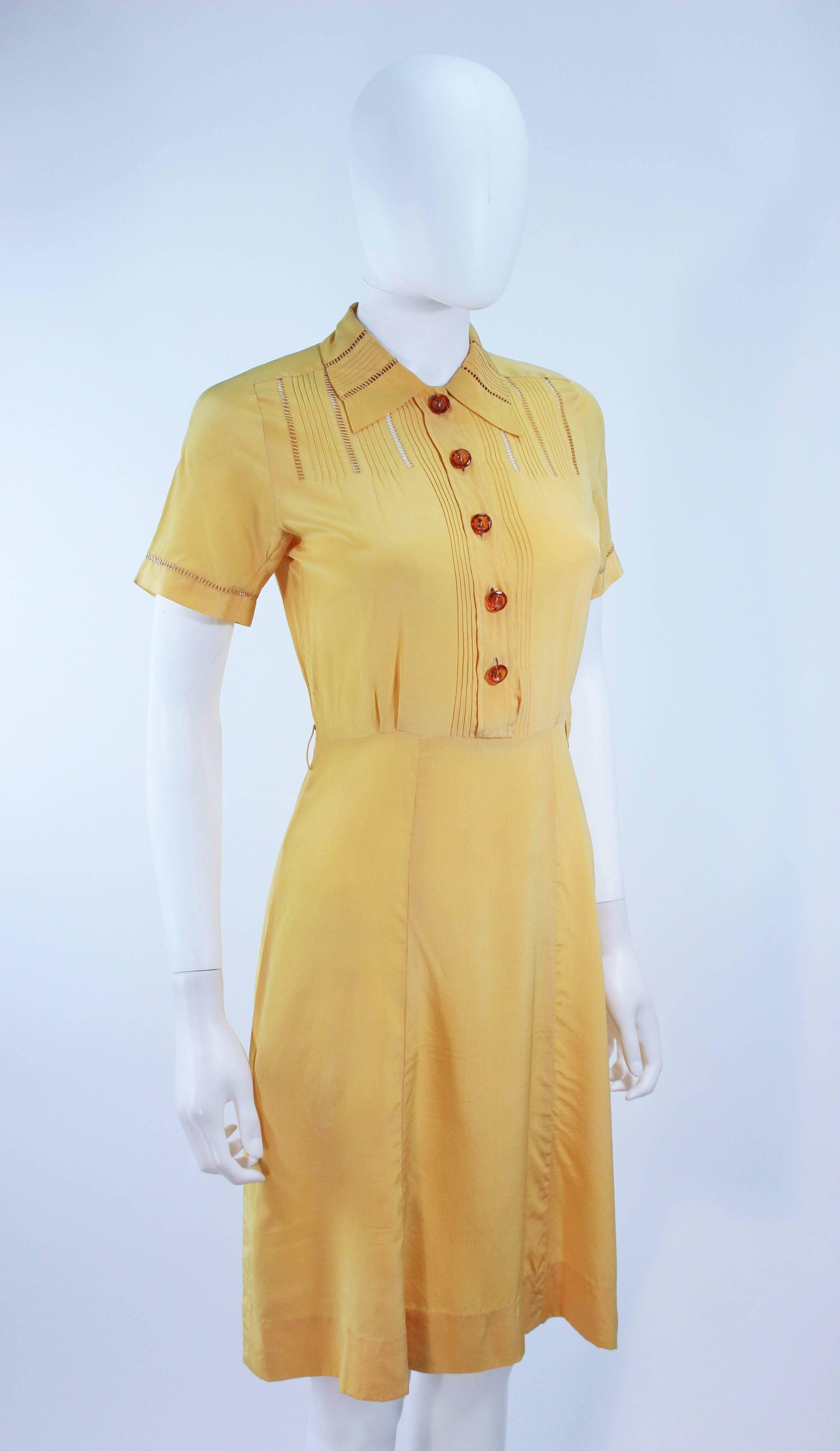 Vintage 1940's Yellow Silk Dress with Lace Inserts Size 2 In Excellent Condition For Sale In Los Angeles, CA