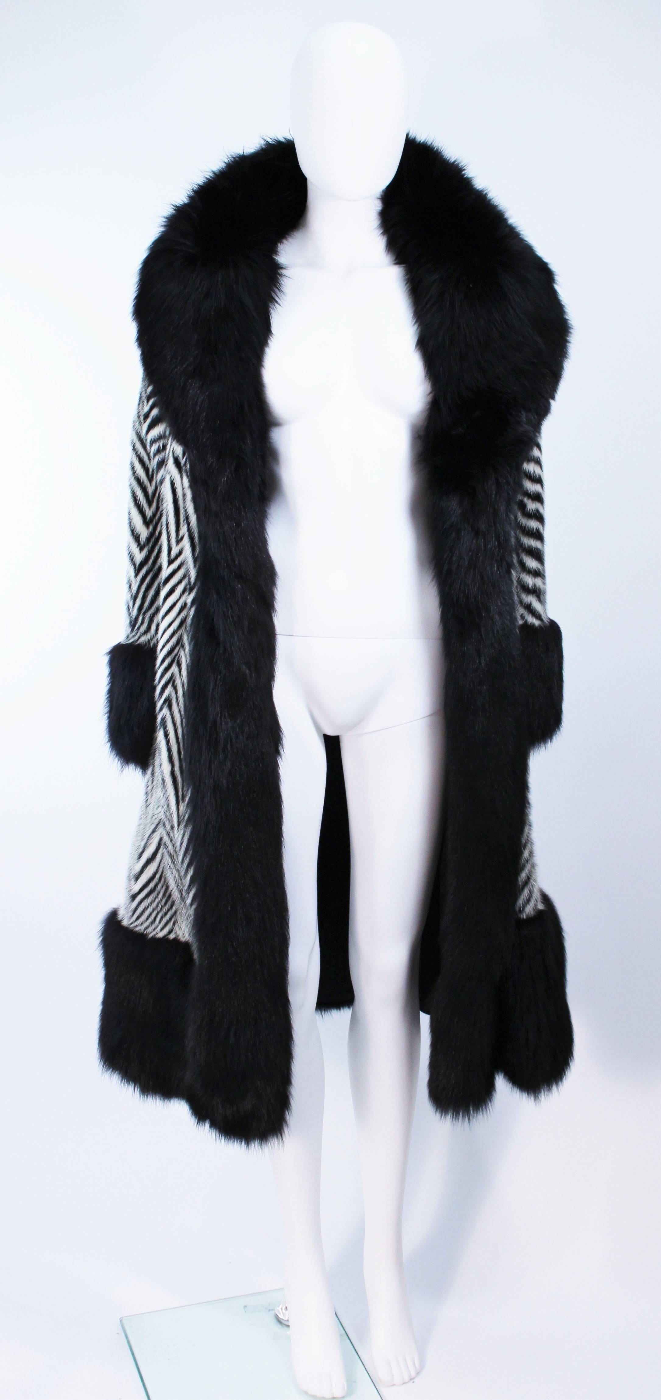 Donna ZACCARIA FURS Cappotto in pelliccia di visone Chevron bianco e nero con rifiniture in volpe Taglia 6-8 in vendita