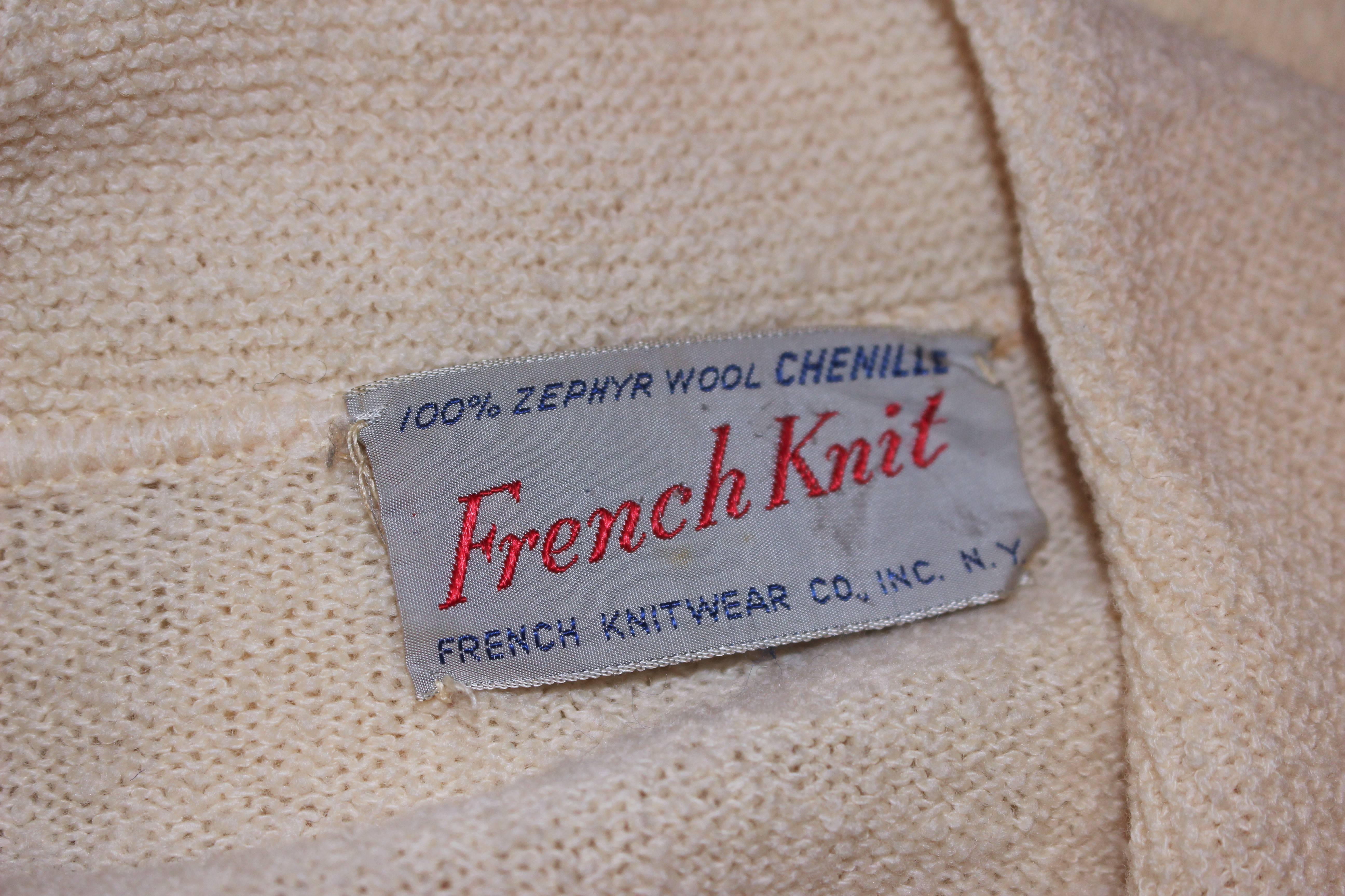 Ensemble robe et pull en maille extensible en laine zéphyr et chenille ivoire des années 1950 Taille 4 en vente 5