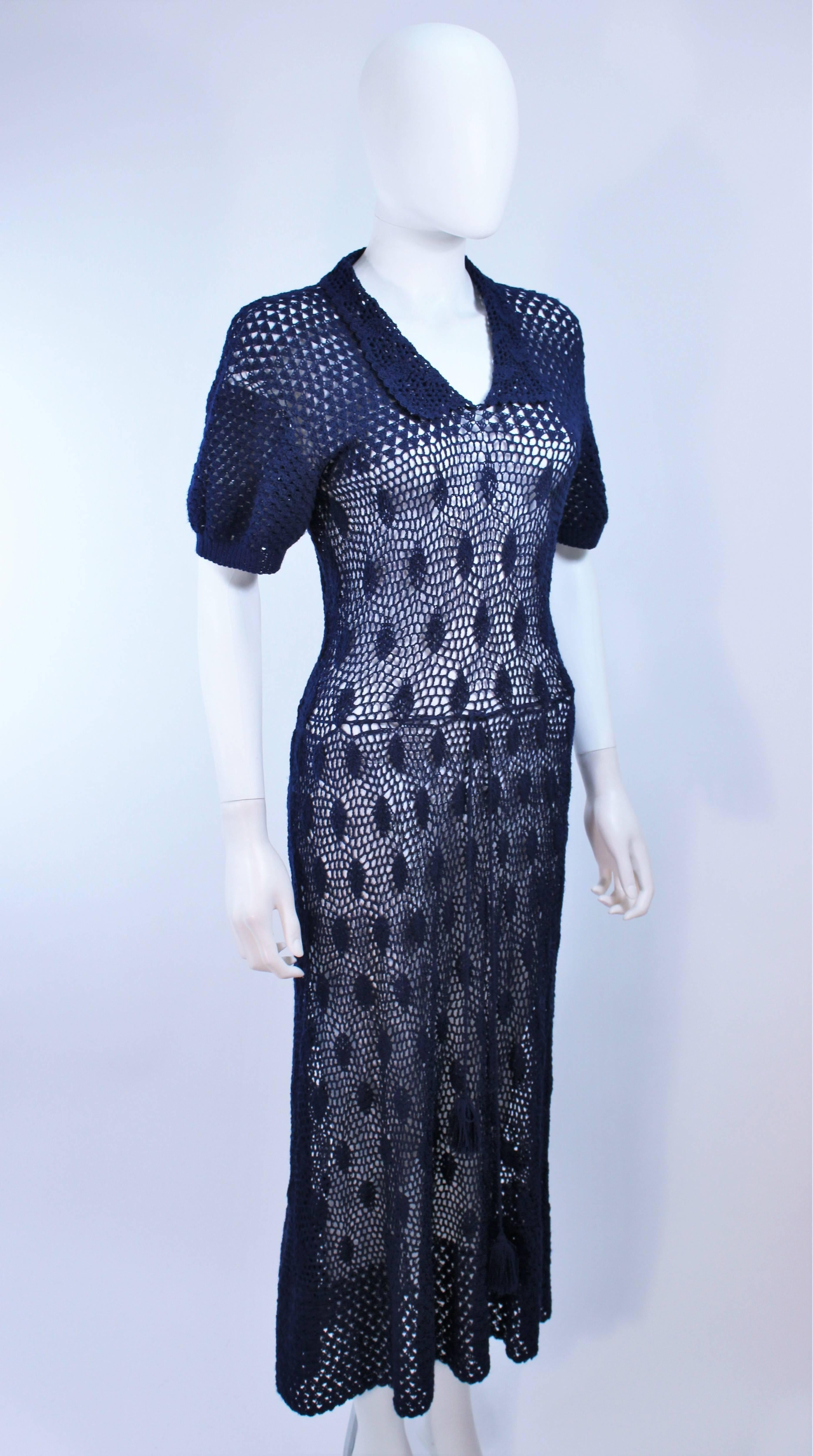 Vintage 1950's Navy Blue Crochet Knit Dress Size 4 6 In Excellent Condition For Sale In Los Angeles, CA