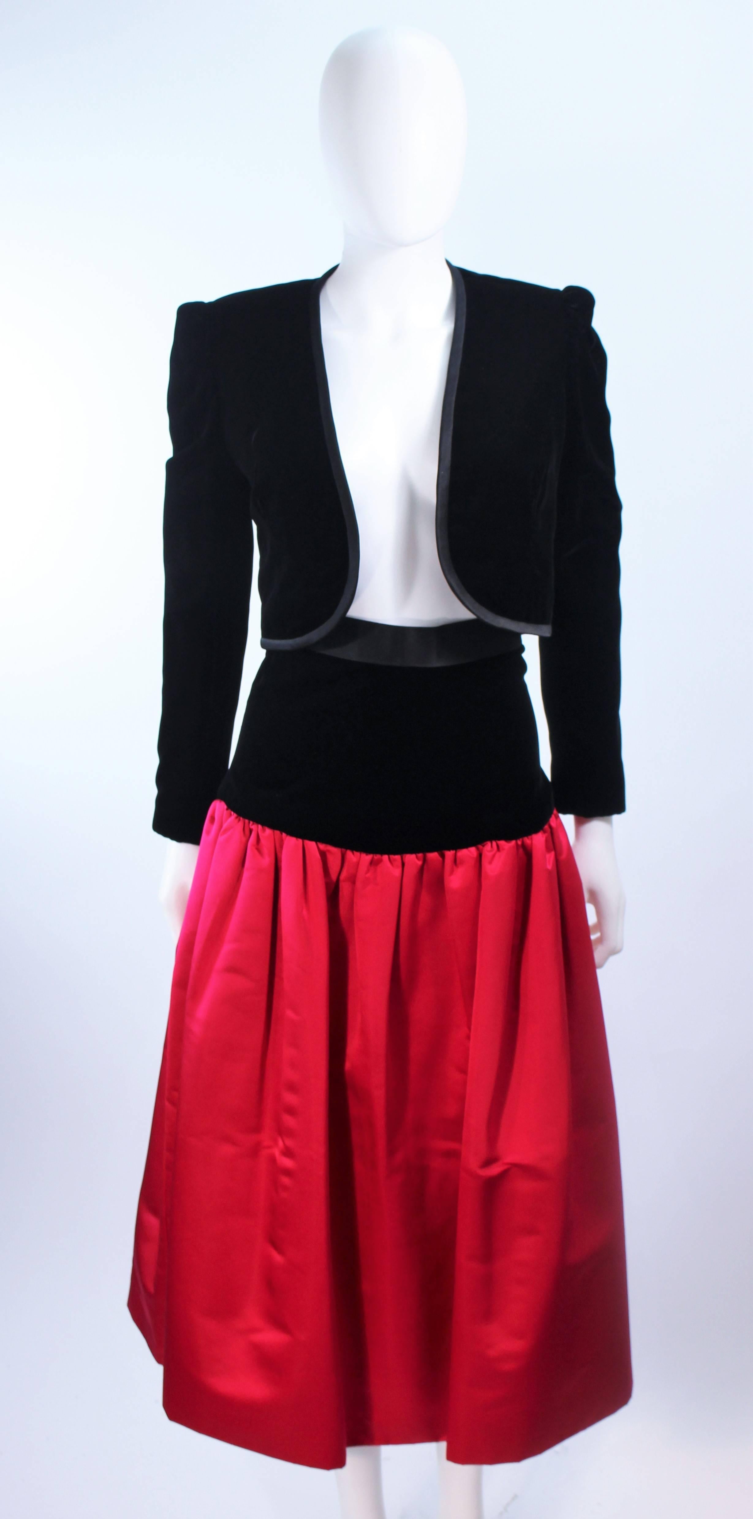 ADOLFO Black and Red Silk & Velvet Evening Ensemble Size 4 In Excellent Condition In Los Angeles, CA