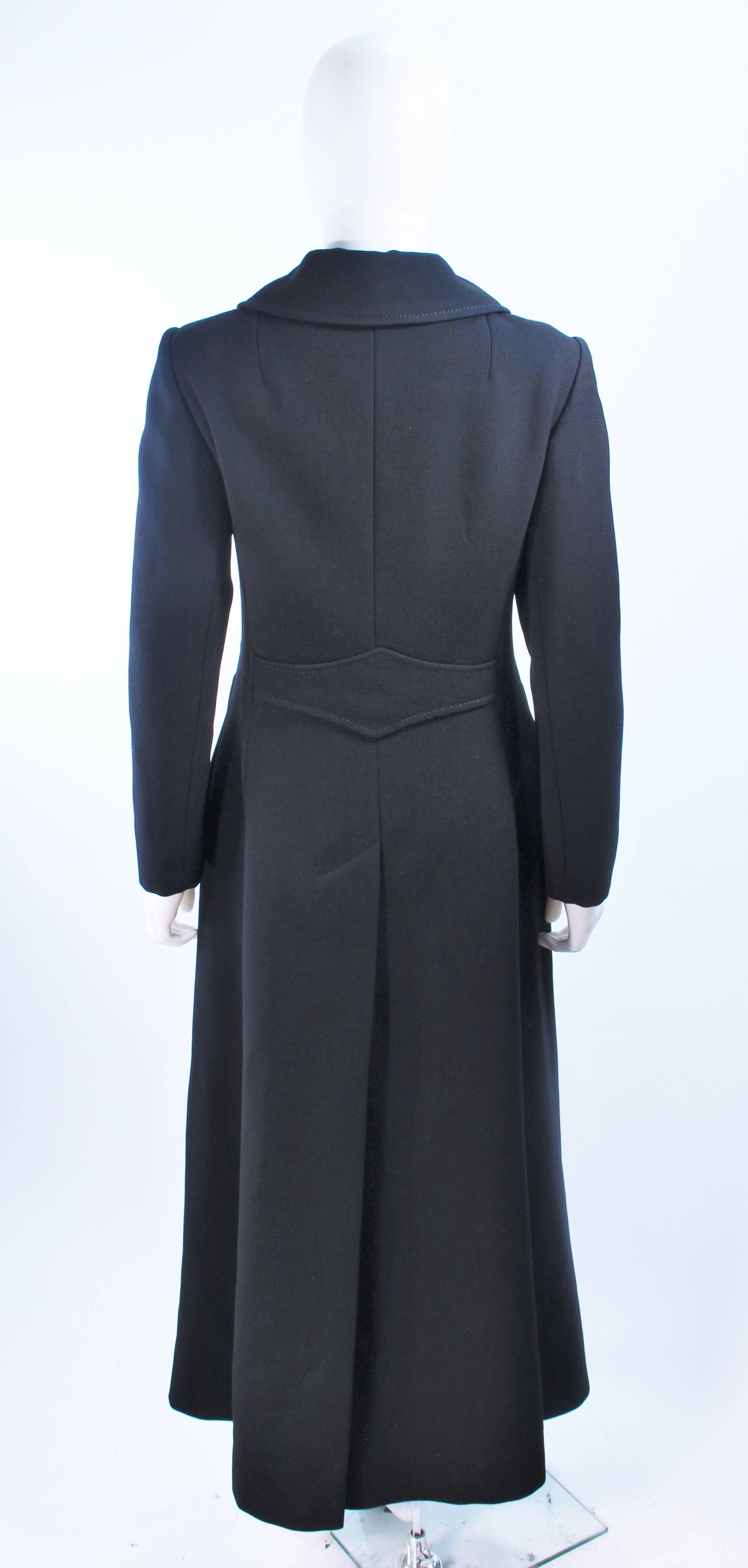 ALTON LEWIS Double Breasted Full Length Tailored Coat Size 4 6 In Excellent Condition For Sale In Los Angeles, CA