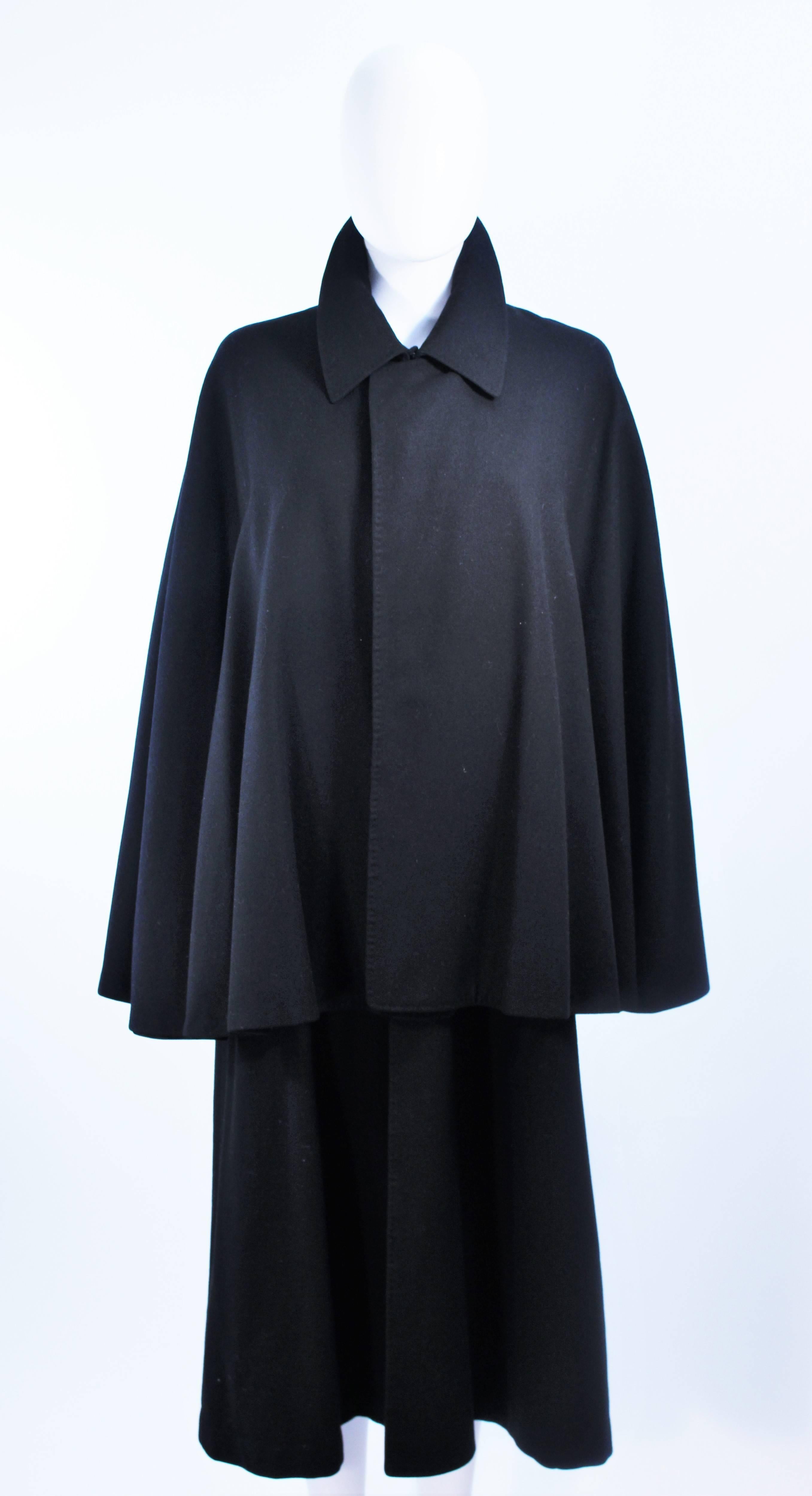 Vintage 1960's Black Wool Cape Size 6 8 In Excellent Condition For Sale In Los Angeles, CA