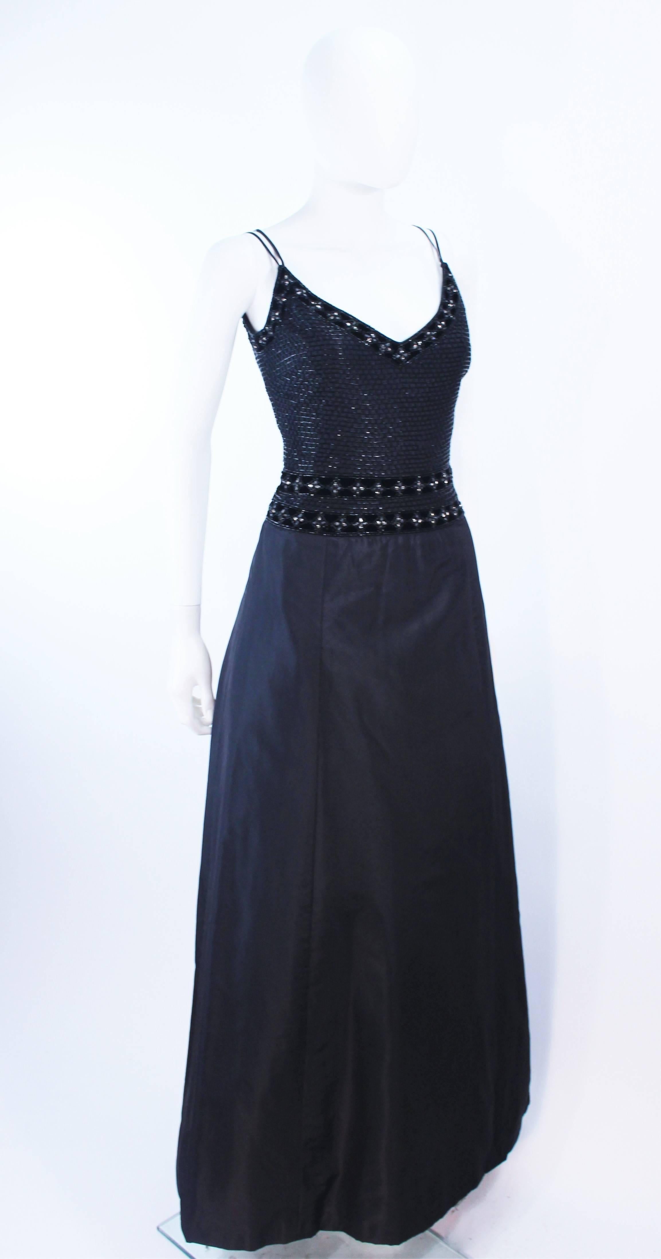 BADLEY MISCHKA Robe en satin noir perlé avec accents de strass Taille 4  Pour femmes en vente