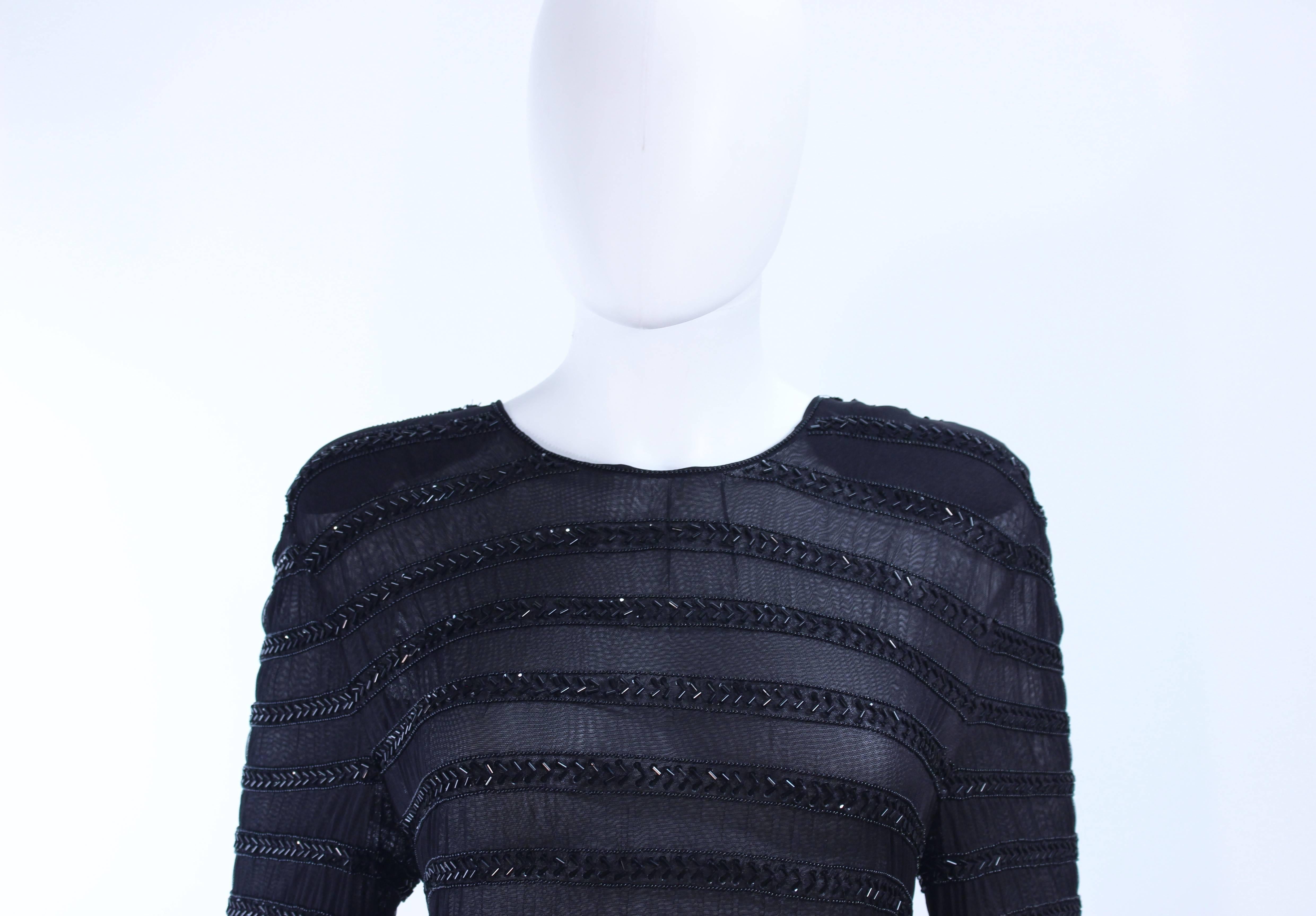 GIORGIO ARMANI - Robe en maille transparente perlée noire, taille 42 Excellent état - En vente à Los Angeles, CA