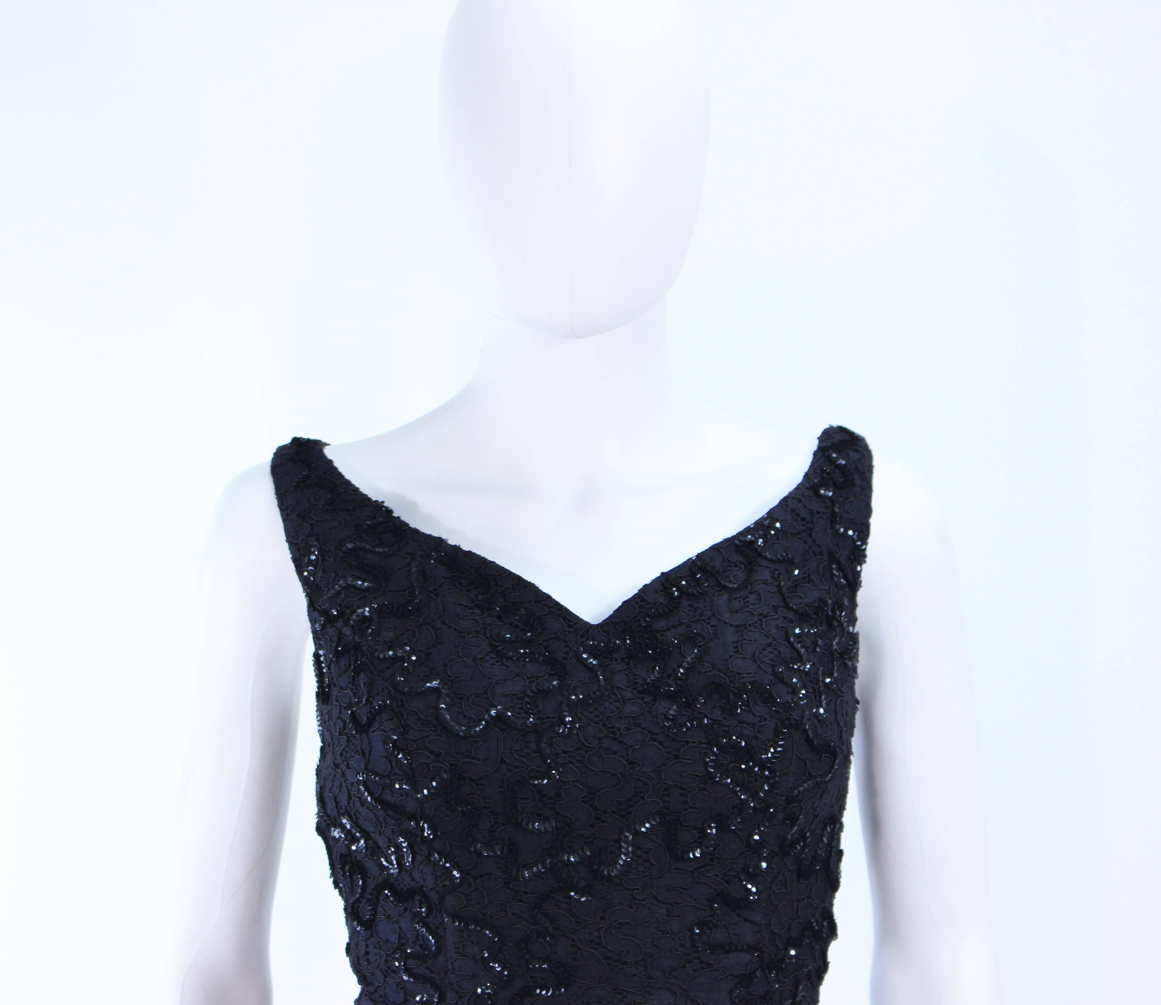 Vintage 1960er Schwarzes Pailletten-Spitze-Kleid Größe 10 Damen im Angebot