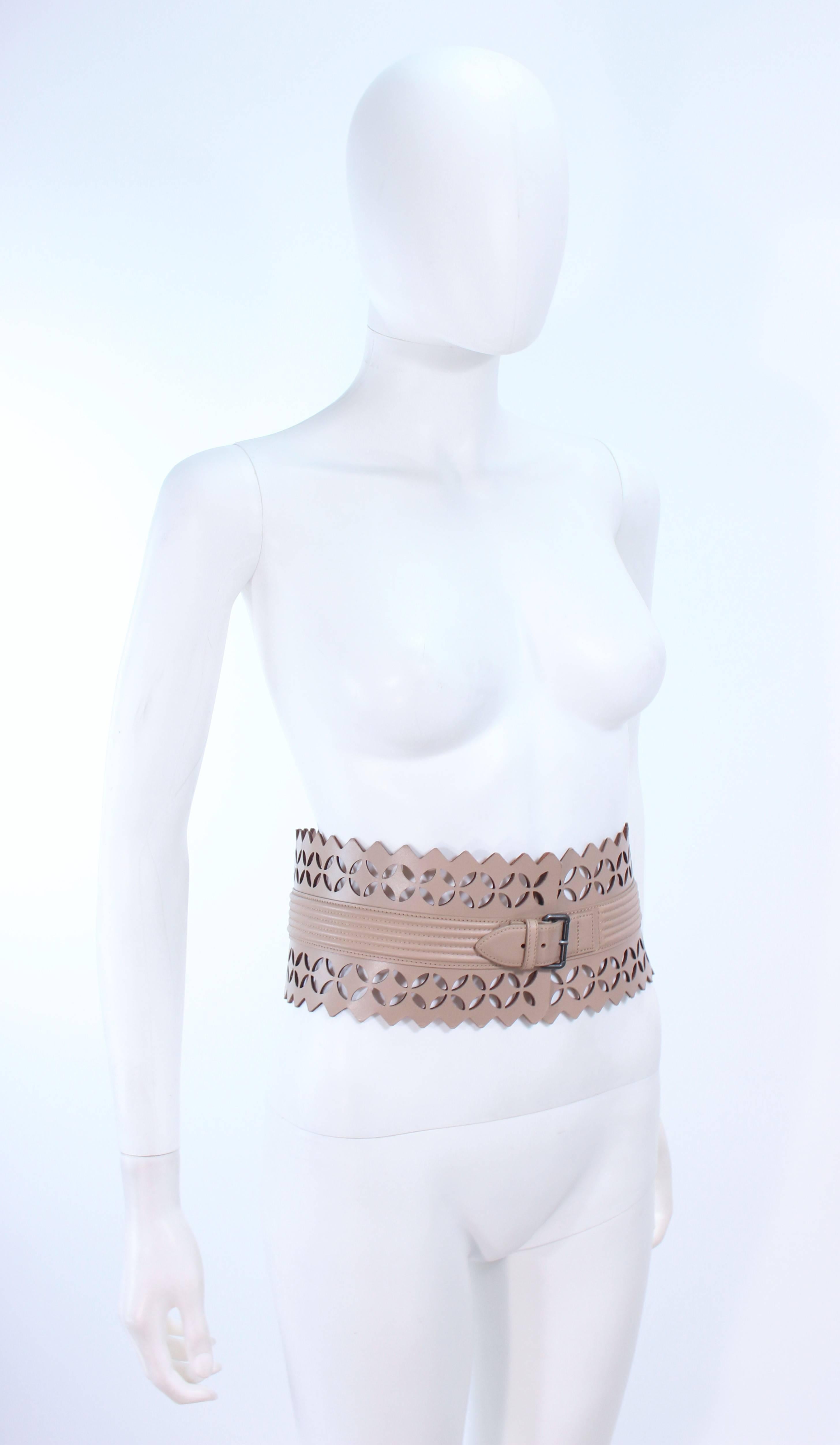ALAIA Nude Wide Leather Laser Cut Belt Size Large  In Excellent Condition In Los Angeles, CA