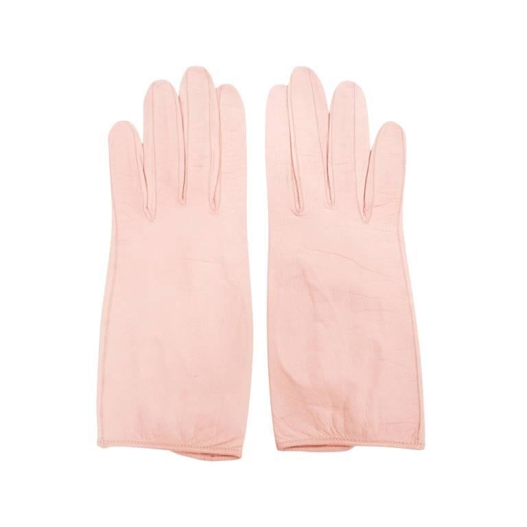 Roger Fare Pink Leather Vintage Gloves w/ Pearlized Button For Sale