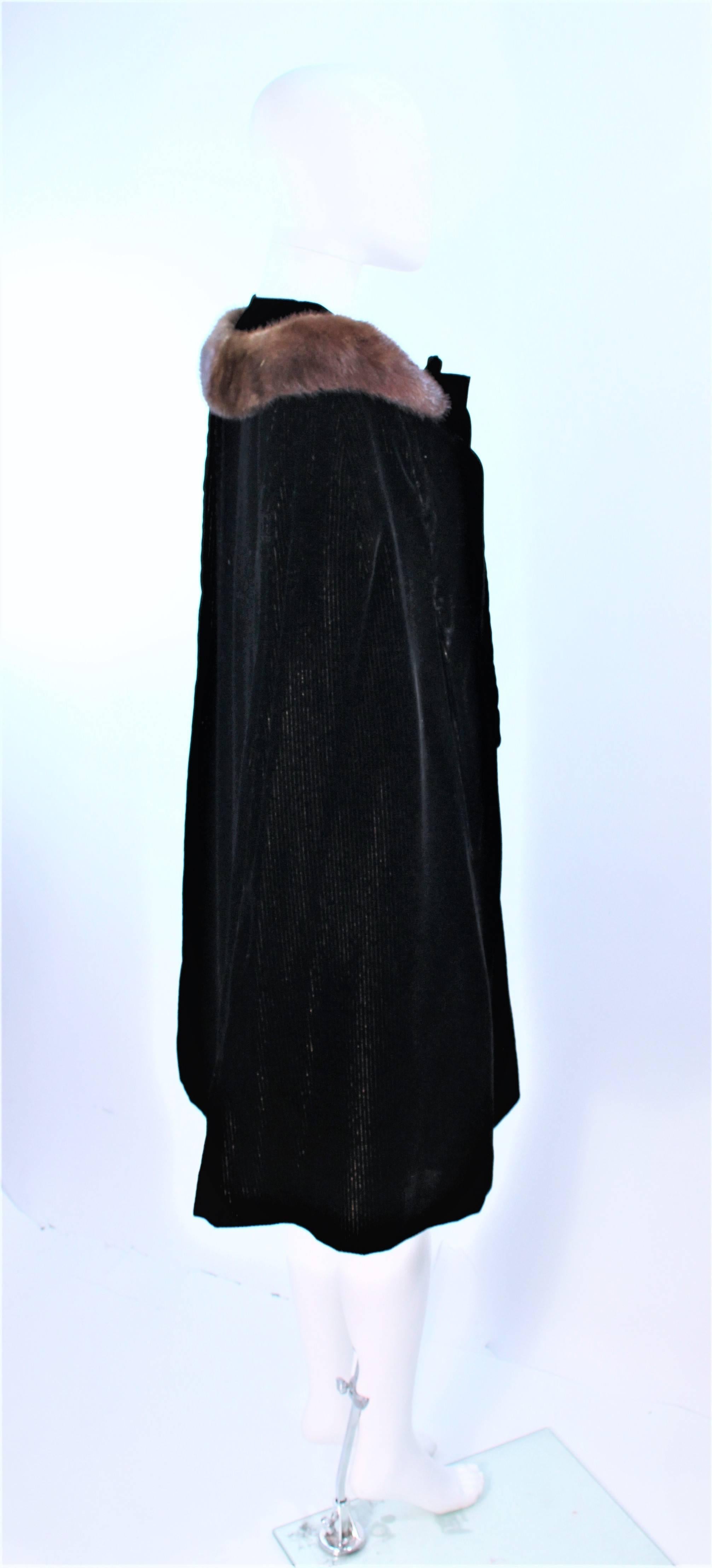 Vintage 1950's Black Metallic Velvet Cape with Mink Trim Size Medium Large For Sale 2