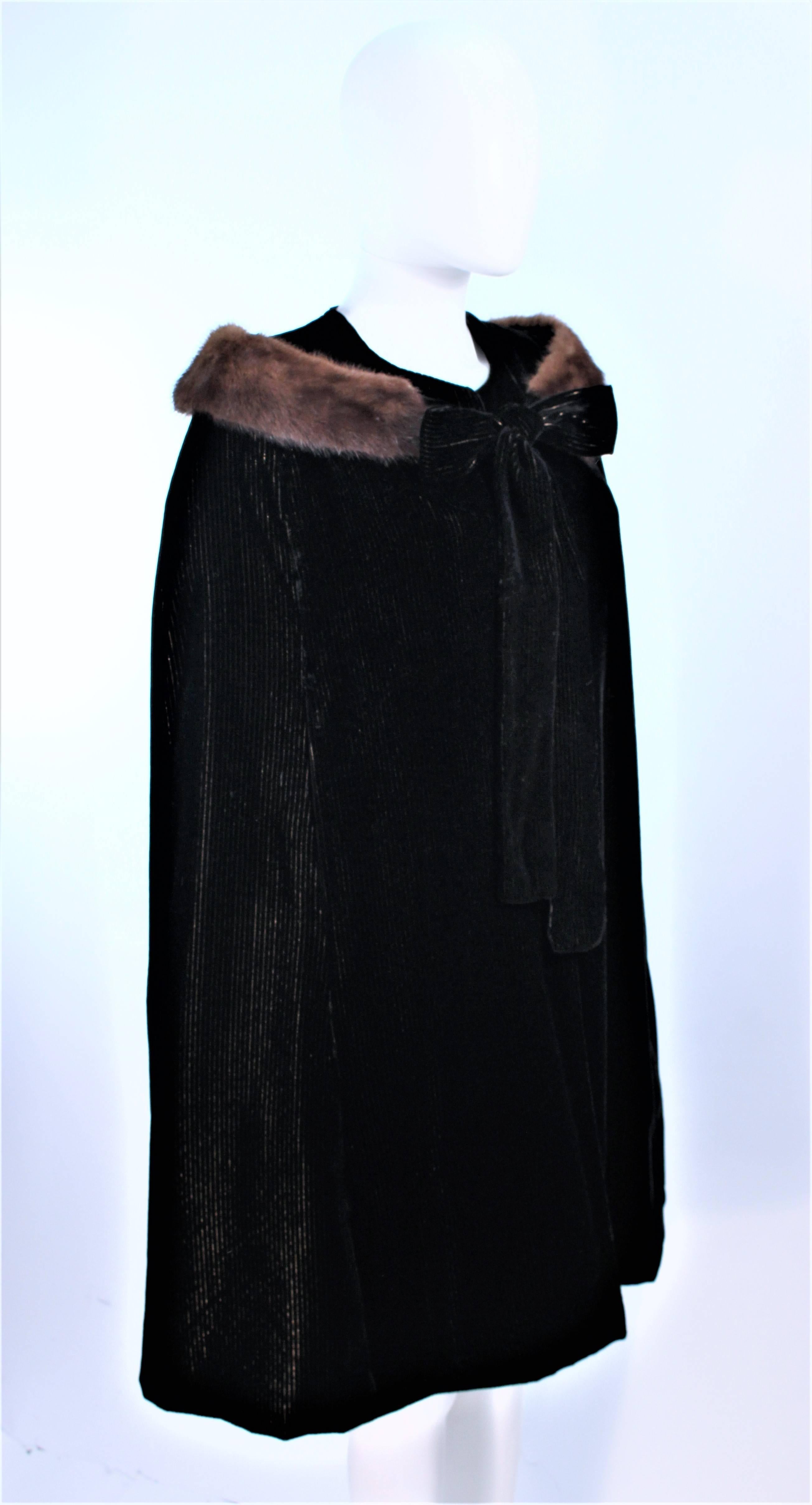 Vintage 1950's Black Metallic Velvet Cape with Mink Trim Size Medium Large In Excellent Condition For Sale In Los Angeles, CA