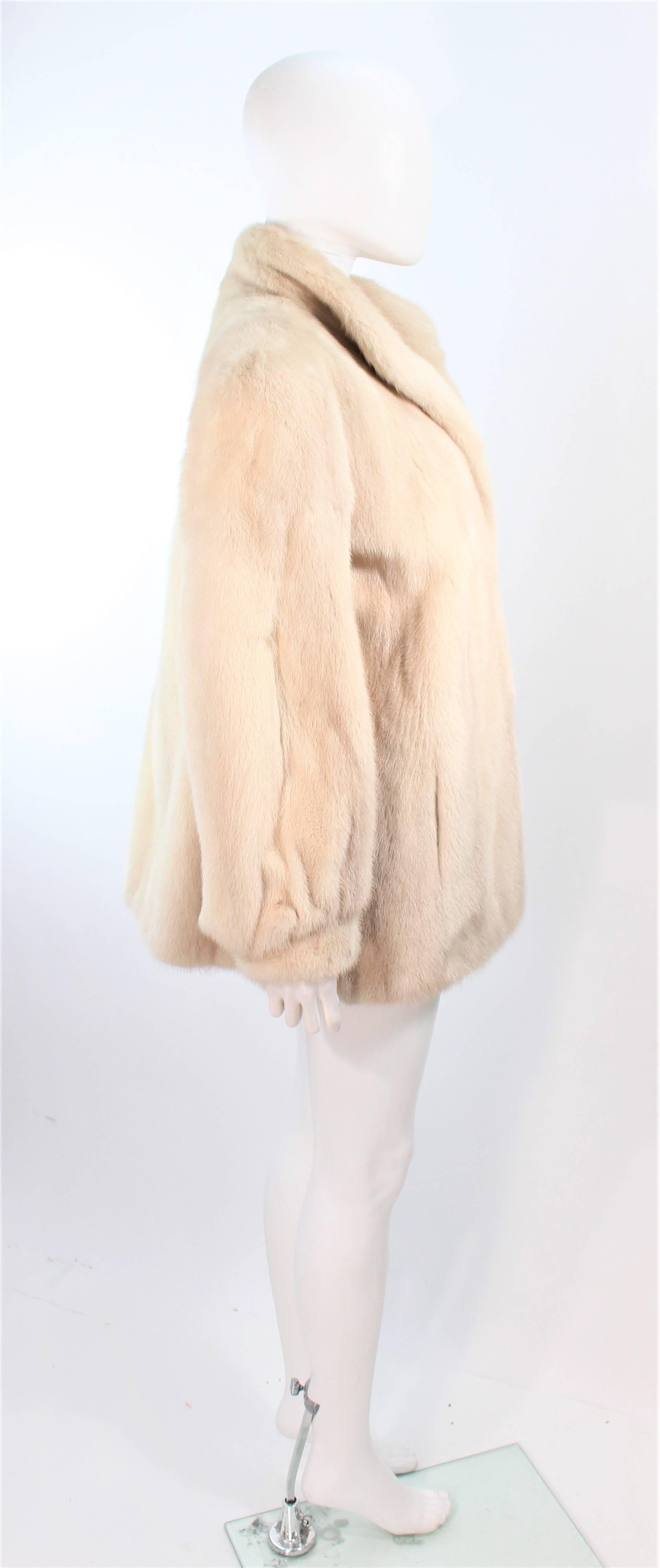 WACHTENHEIM FURS White Mink Fur Sports Coat Size 4 6 In Excellent Condition For Sale In Los Angeles, CA