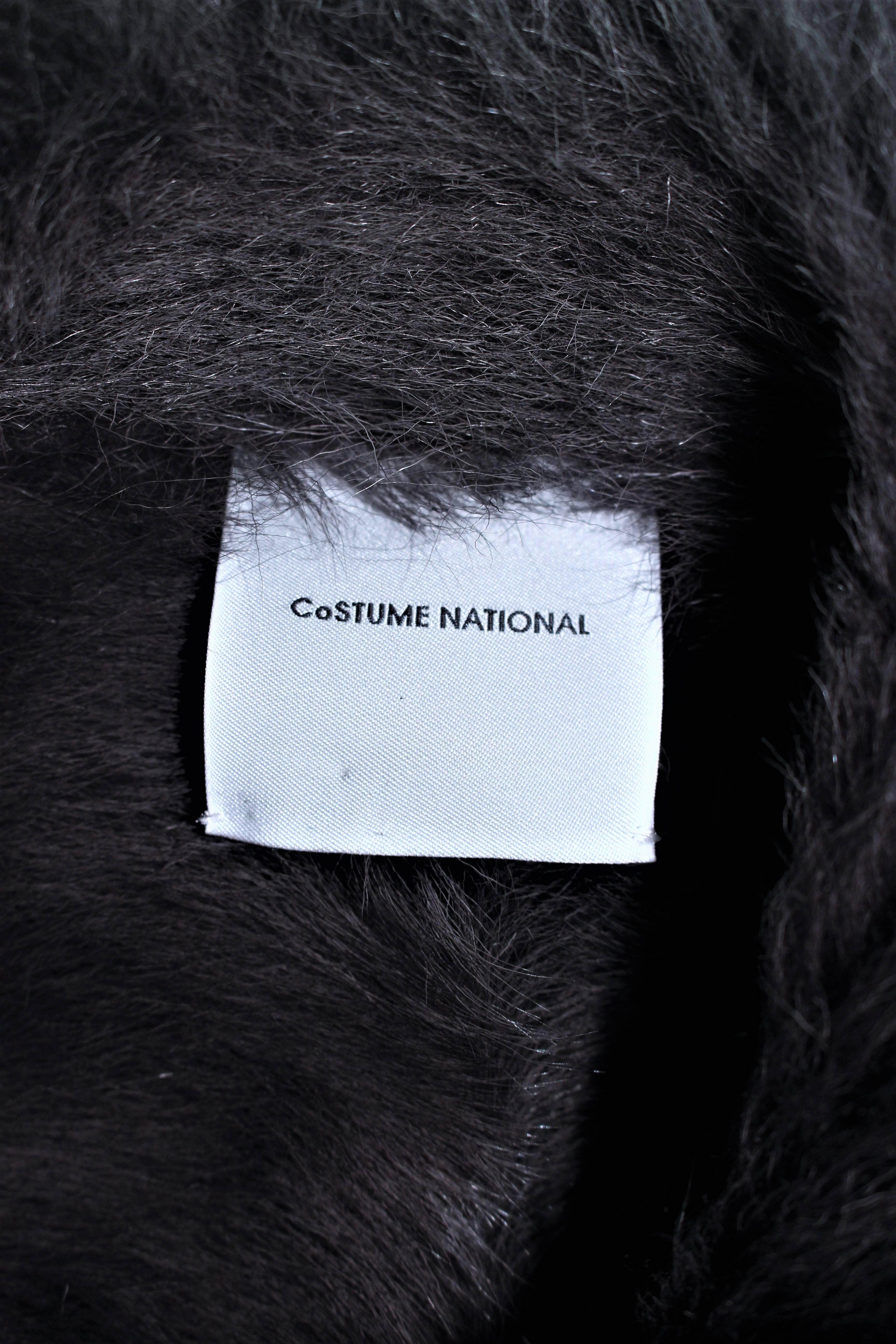 COSTUME NATIONAL Veste de chèvre grise en cuir verni noir Taille 6 8 en vente 5