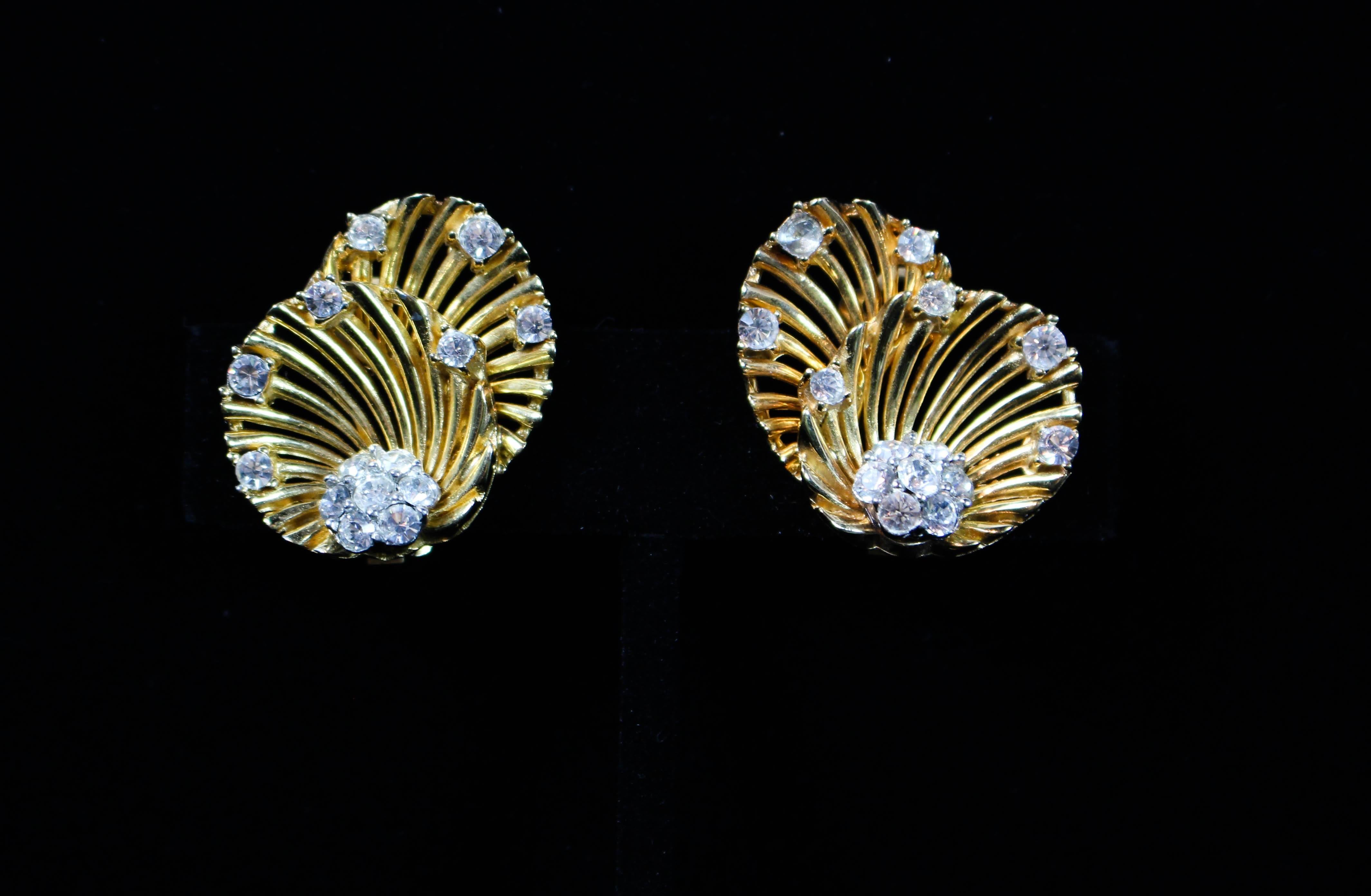 BOUCHER Gold Tone Earrings and Brooch Set with Rhinestones For Sale 1