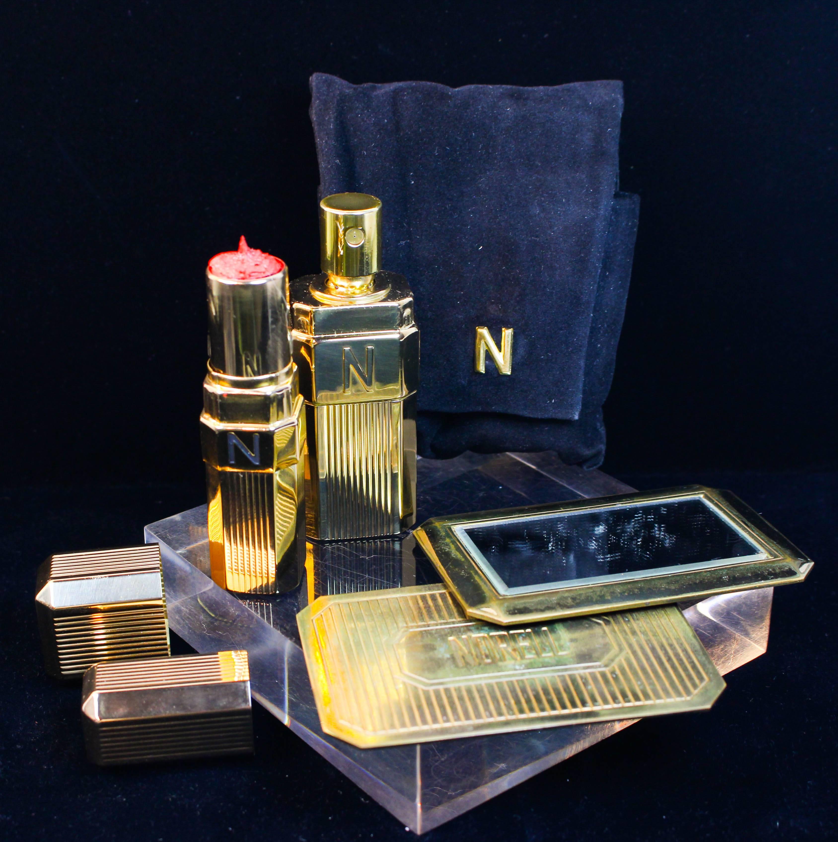 NORMAN NORELL Vintage Gold Tone Cosmetic Set with Velvet Bag  In Excellent Condition For Sale In Los Angeles, CA