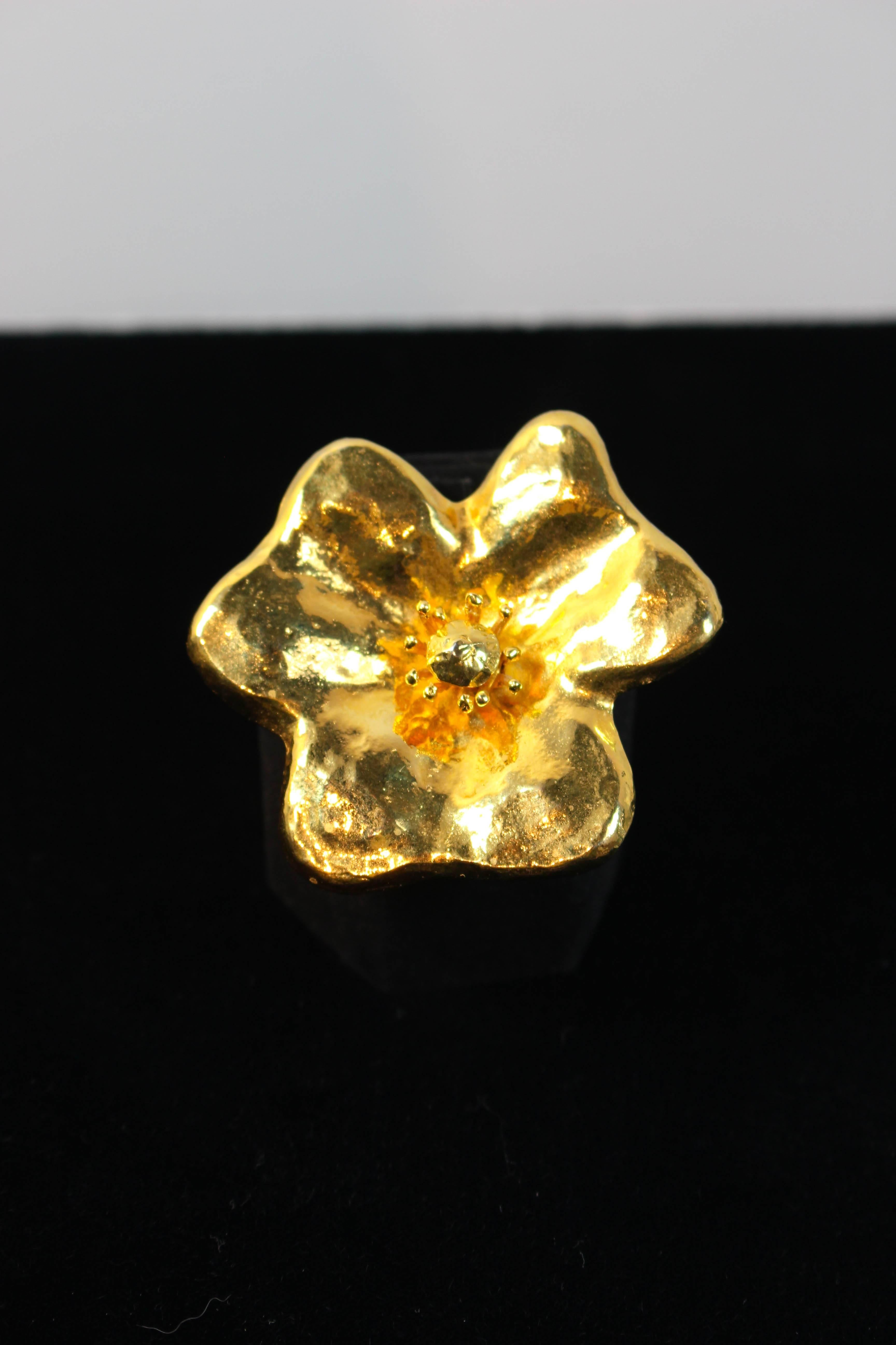 Women's or Men's YVES SAINT LAURENT Rive Gauche Vintage Gold Tone Flower Brooch