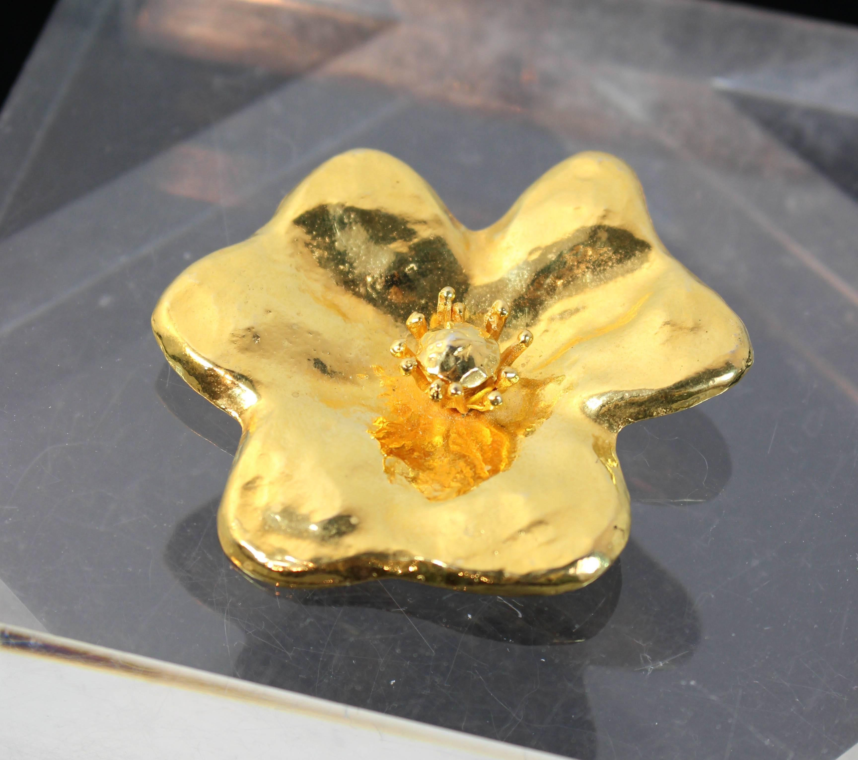 YVES SAINT LAURENT Rive Gauche Vintage Gold Tone Flower Brooch 4