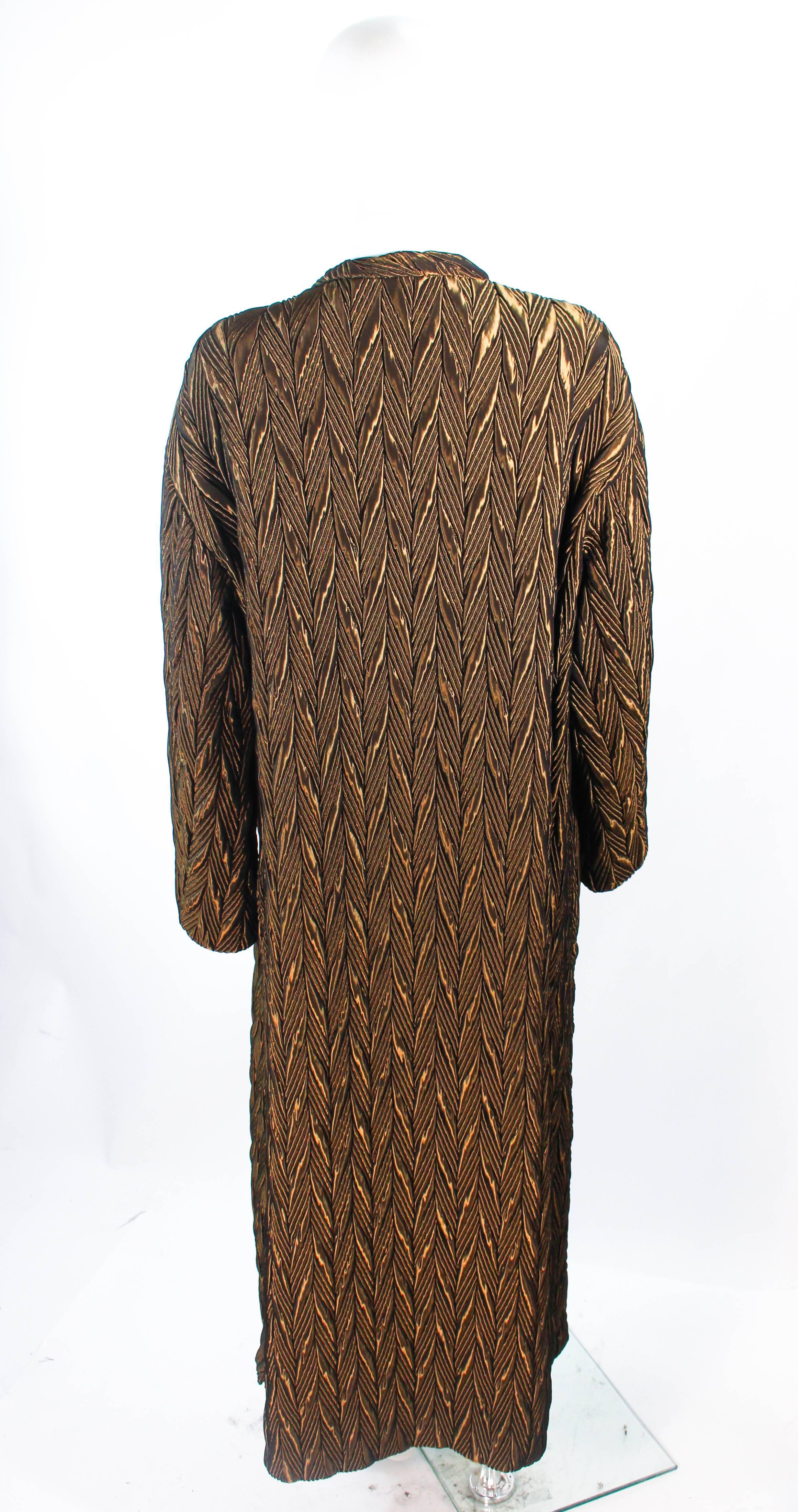 Armani, circa anni '90, Cappotto lungo trapuntato in bronzo e oliva in vendita 4