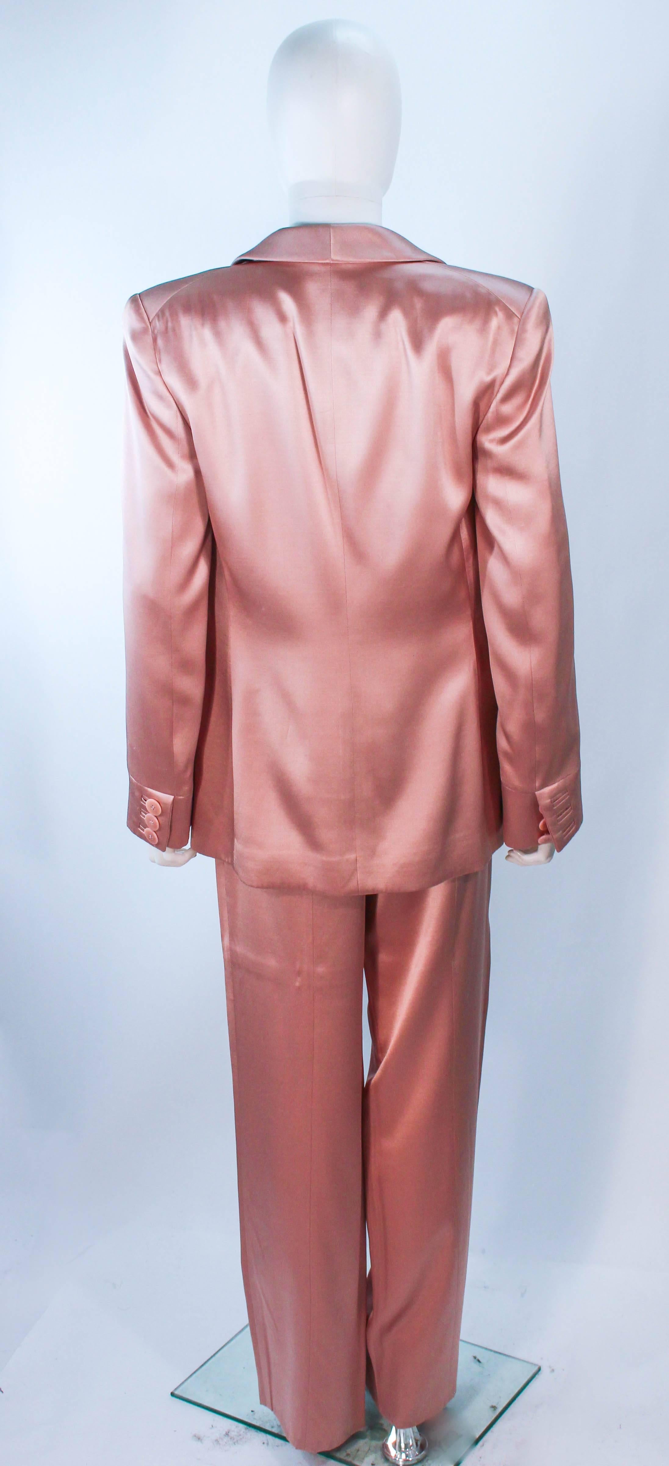 GIORGIO ARMANI - Costume pantalon en soie rose mauve avec body en maille perlée, taille 42 en vente 1