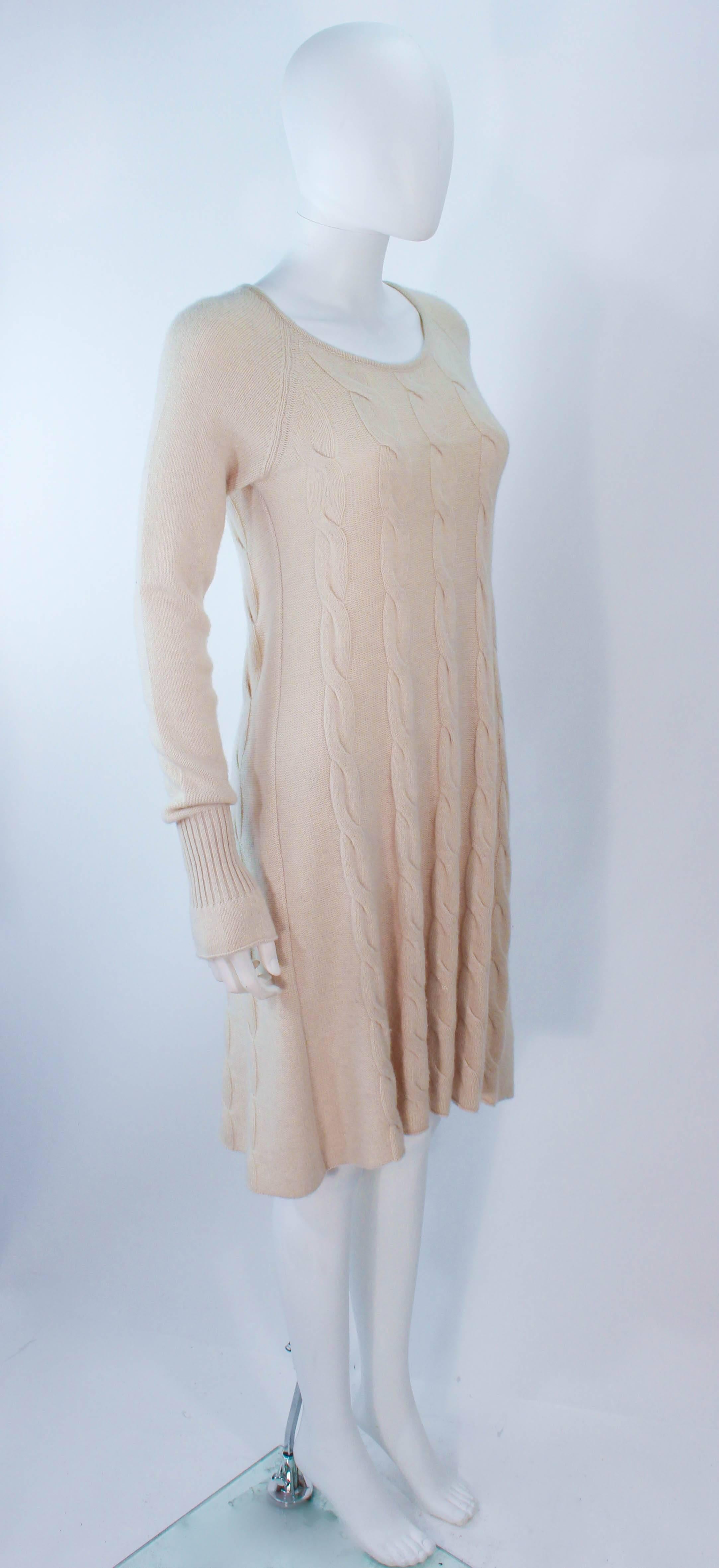 KRIZIA Cream Cashmere Knit Dress Size 42 In Excellent Condition For Sale In Los Angeles, CA
