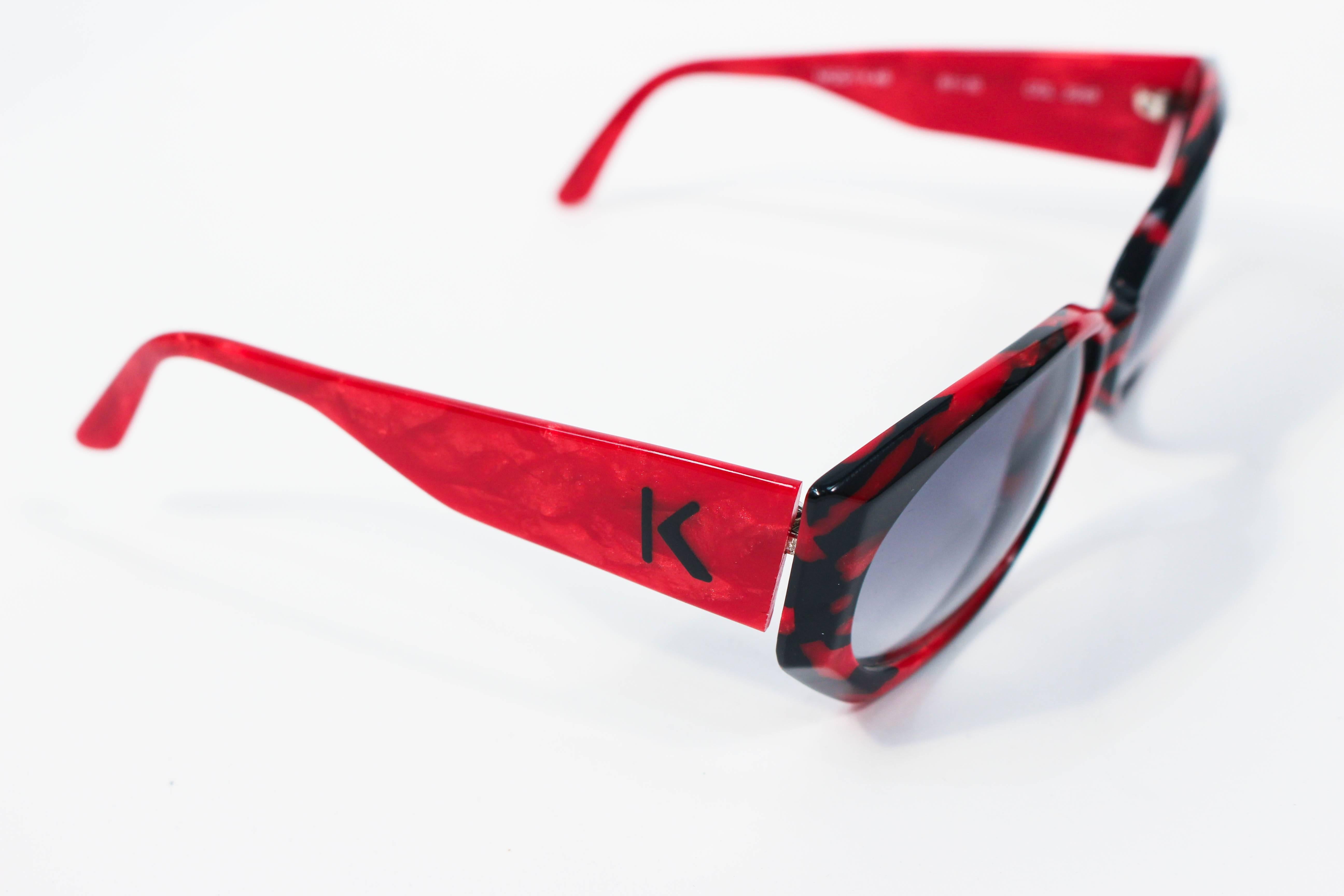 KRIZIA Vintage Black and Red Marbled Sunglasses Large Frame Italie en vente 3