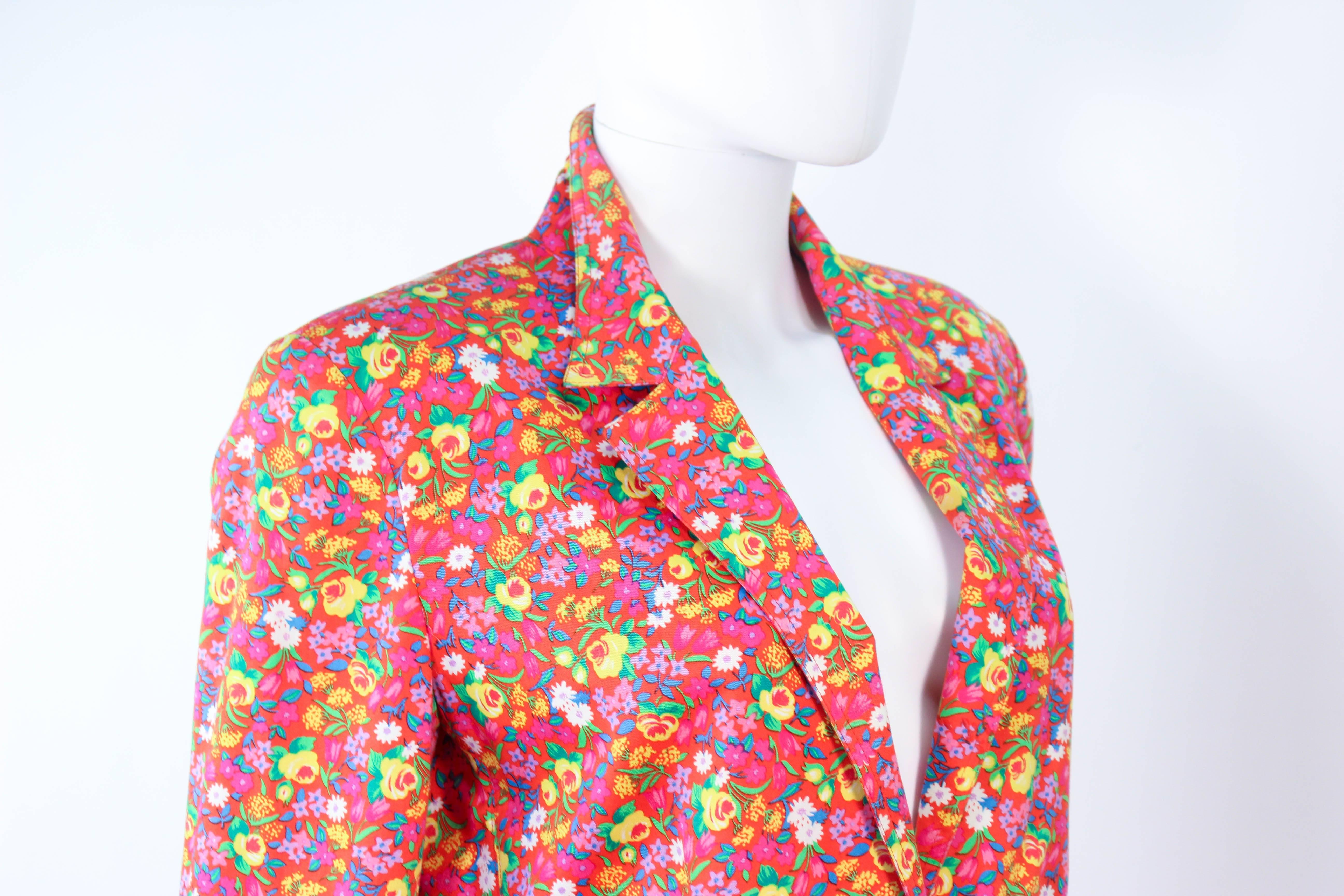 Donna GIANNI VERSACE Blazer vintage con stampa floreale e bottoni Medusa Taglia 8 10 in vendita