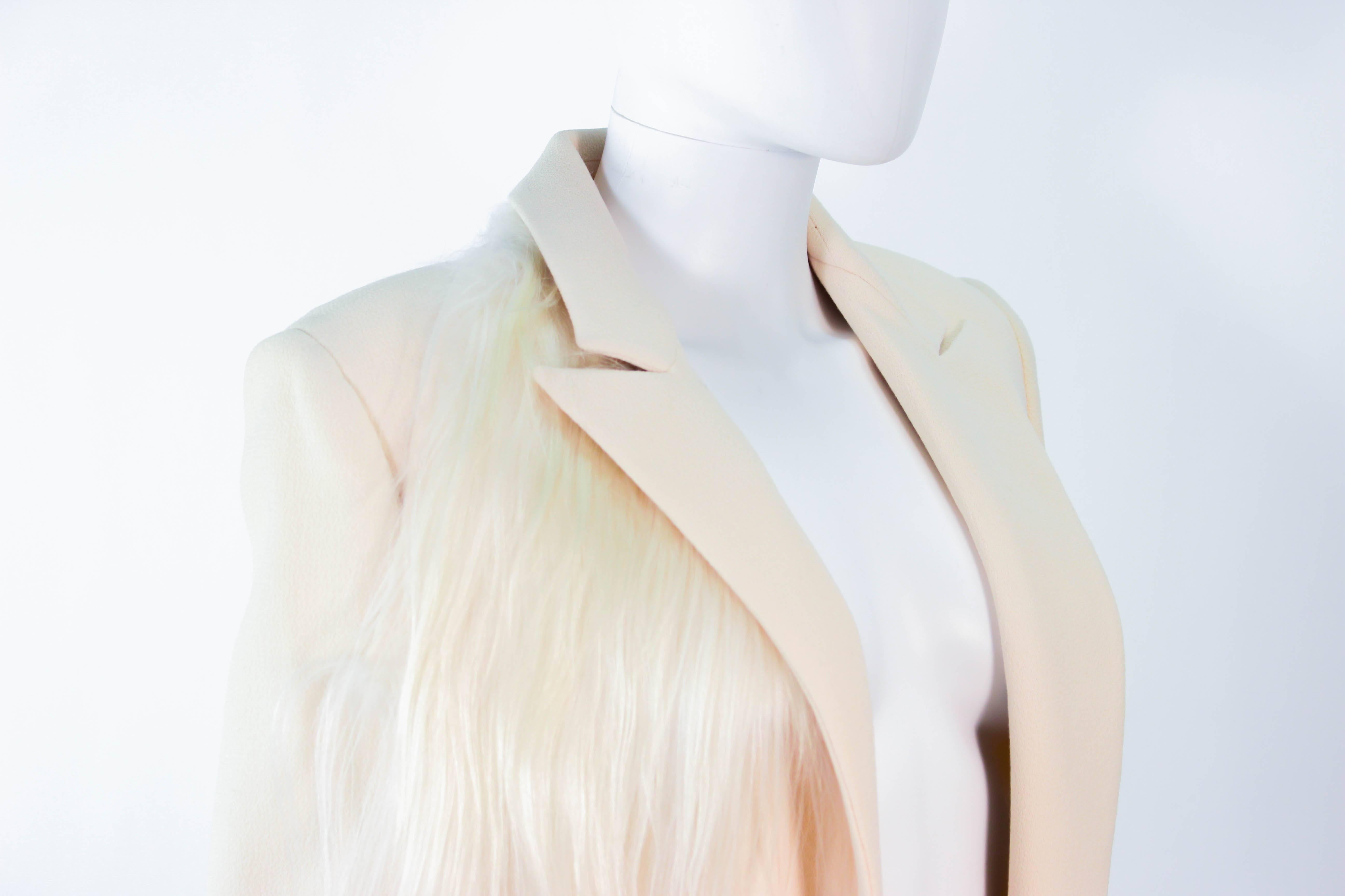 FAUSTO PUGLISI Vintage Silk Cream and White Goat Hair Blazer Size 46 Large For Sale 1