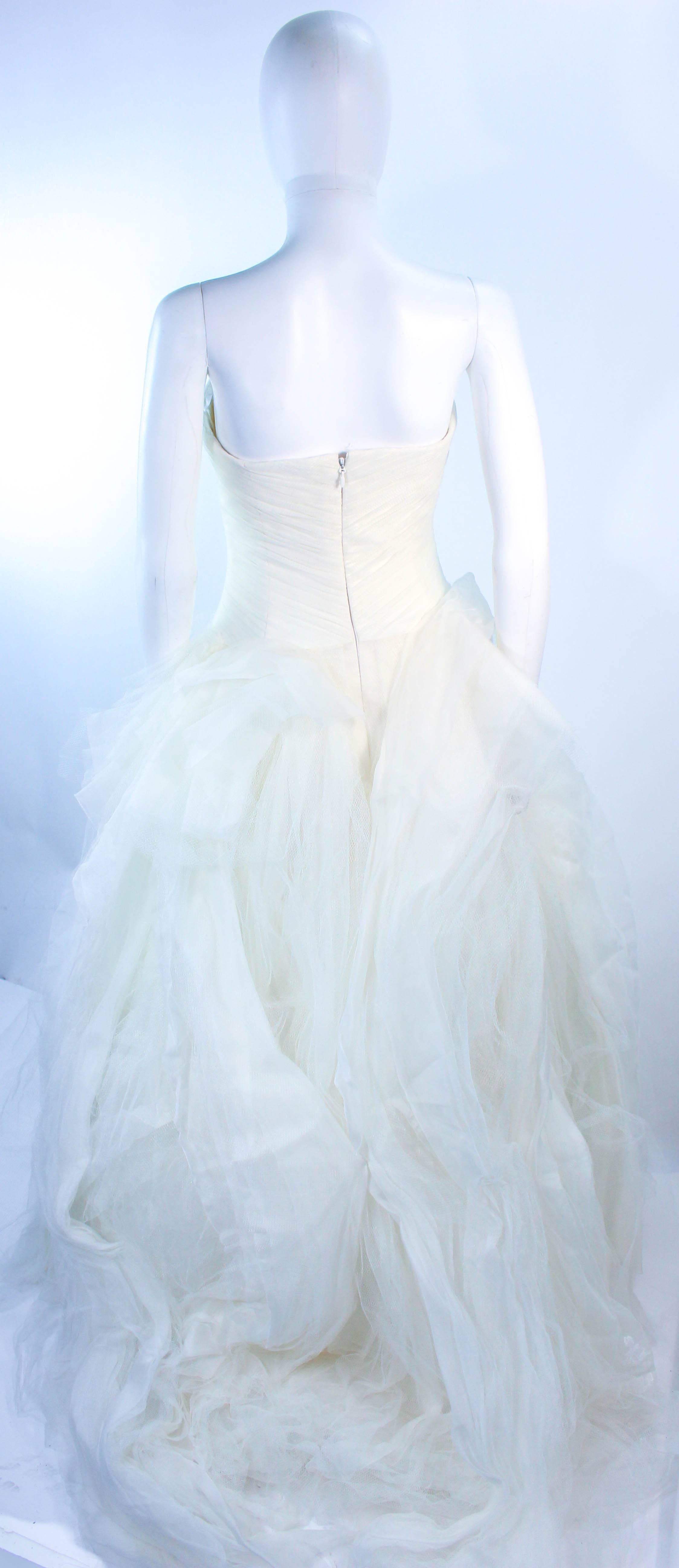 Women's VERA WANG White Tulle & Lace Wedding Gown With Gathered Bustier Size 4 10K For Sale