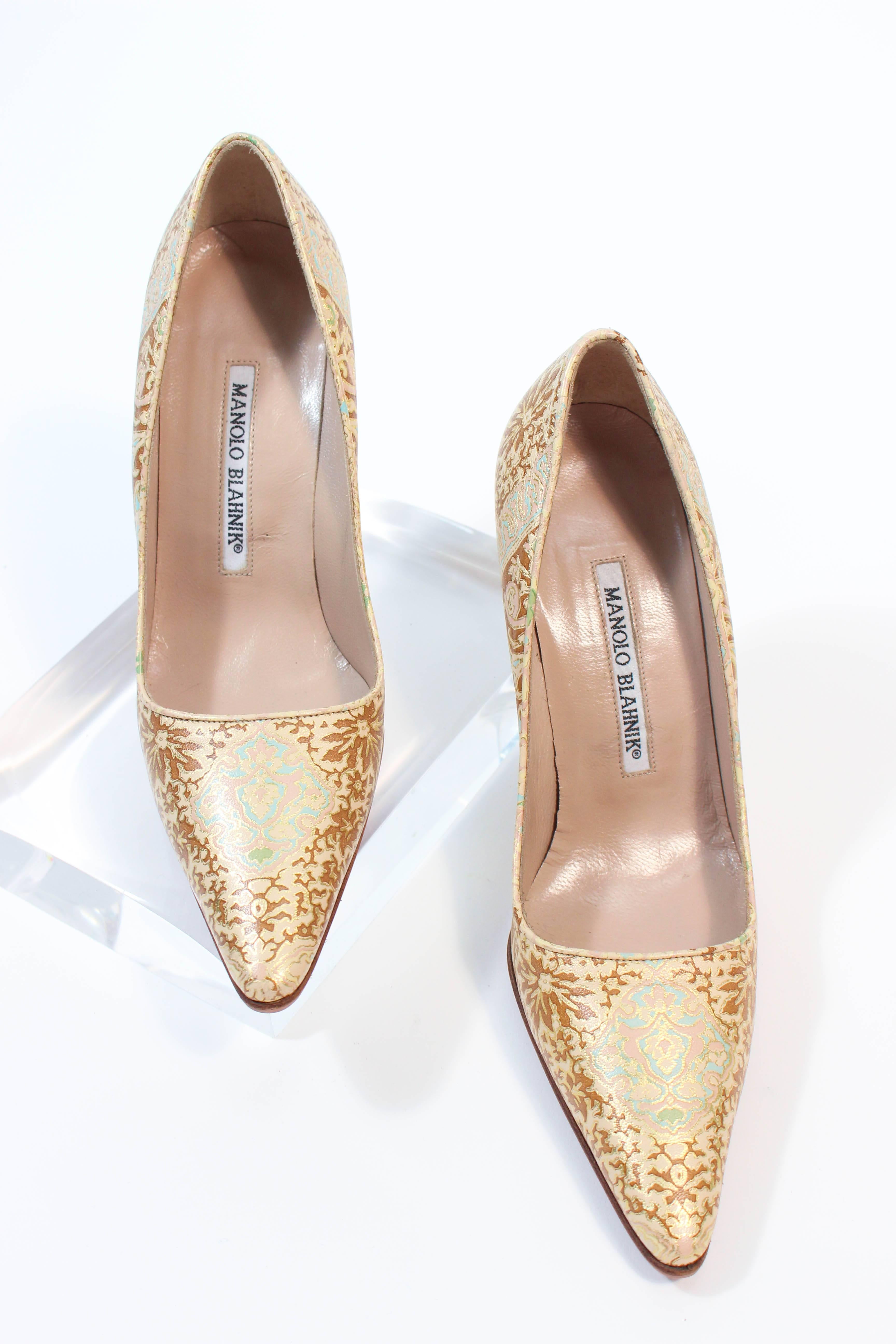 MANOLO BLAHNIK Gold Leather Brocade Heels Size 35.5 at 1stDibs | gold ...