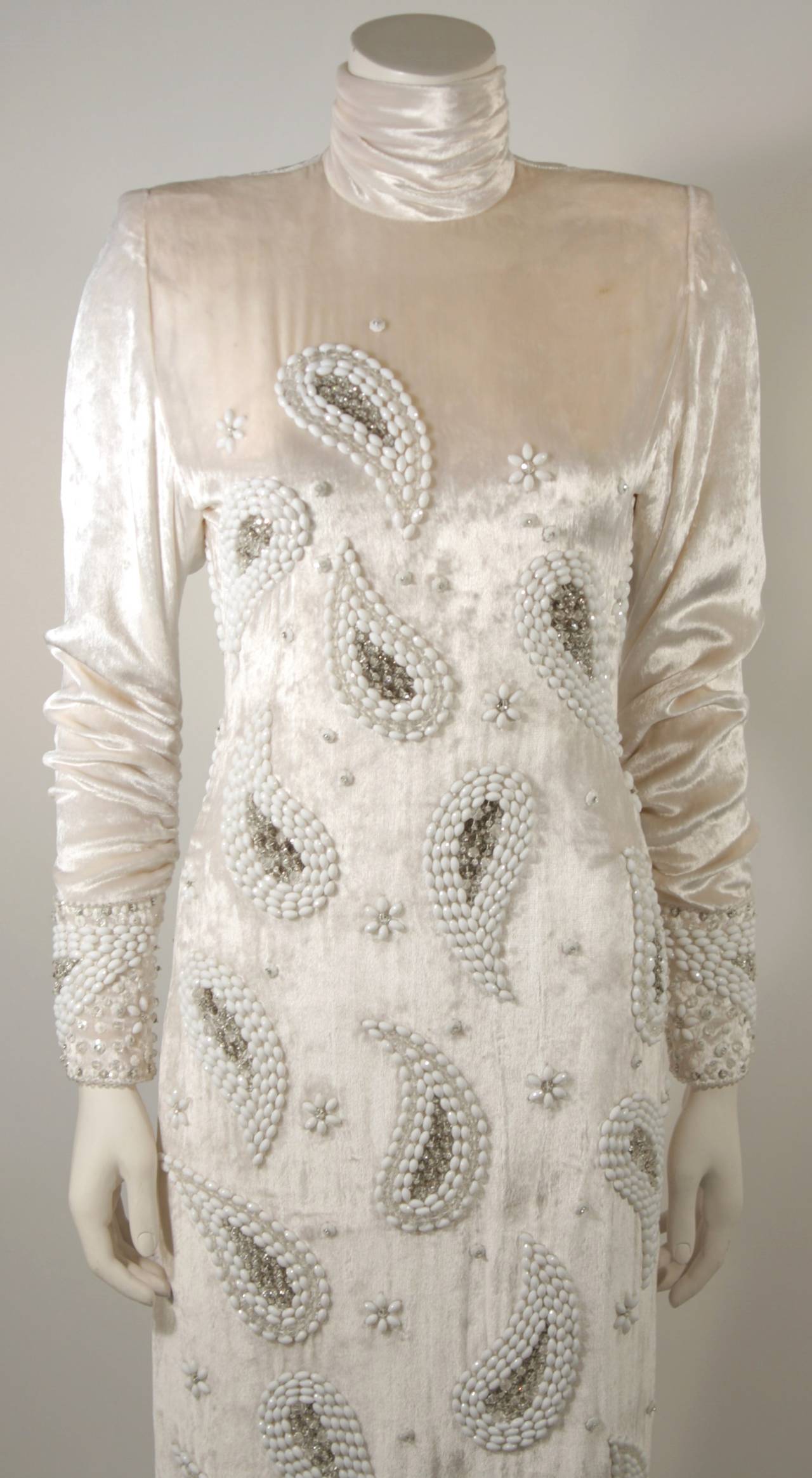 Galanos White Crushed Velvet Gown with Hand Beaded Paisley Design Size 2-4 In Excellent Condition In Los Angeles, CA