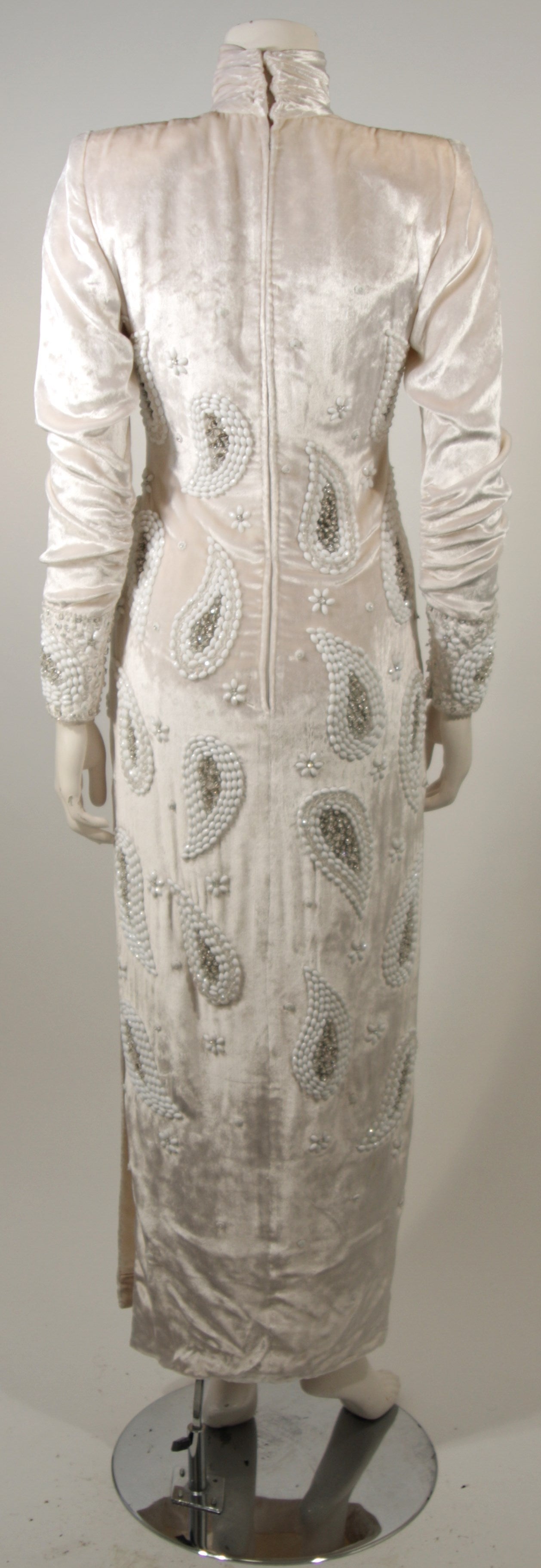 Galanos White Crushed Velvet Gown with Hand Beaded Paisley Design Size 2-4 2