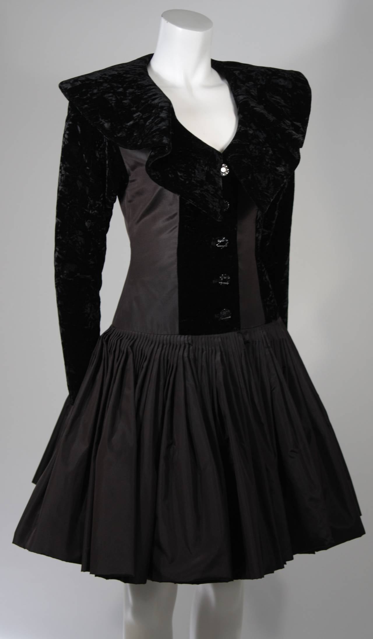 Women's Galanos Black Velvet and Silk Flaired Skirt Cocktail Dress Size 2-4