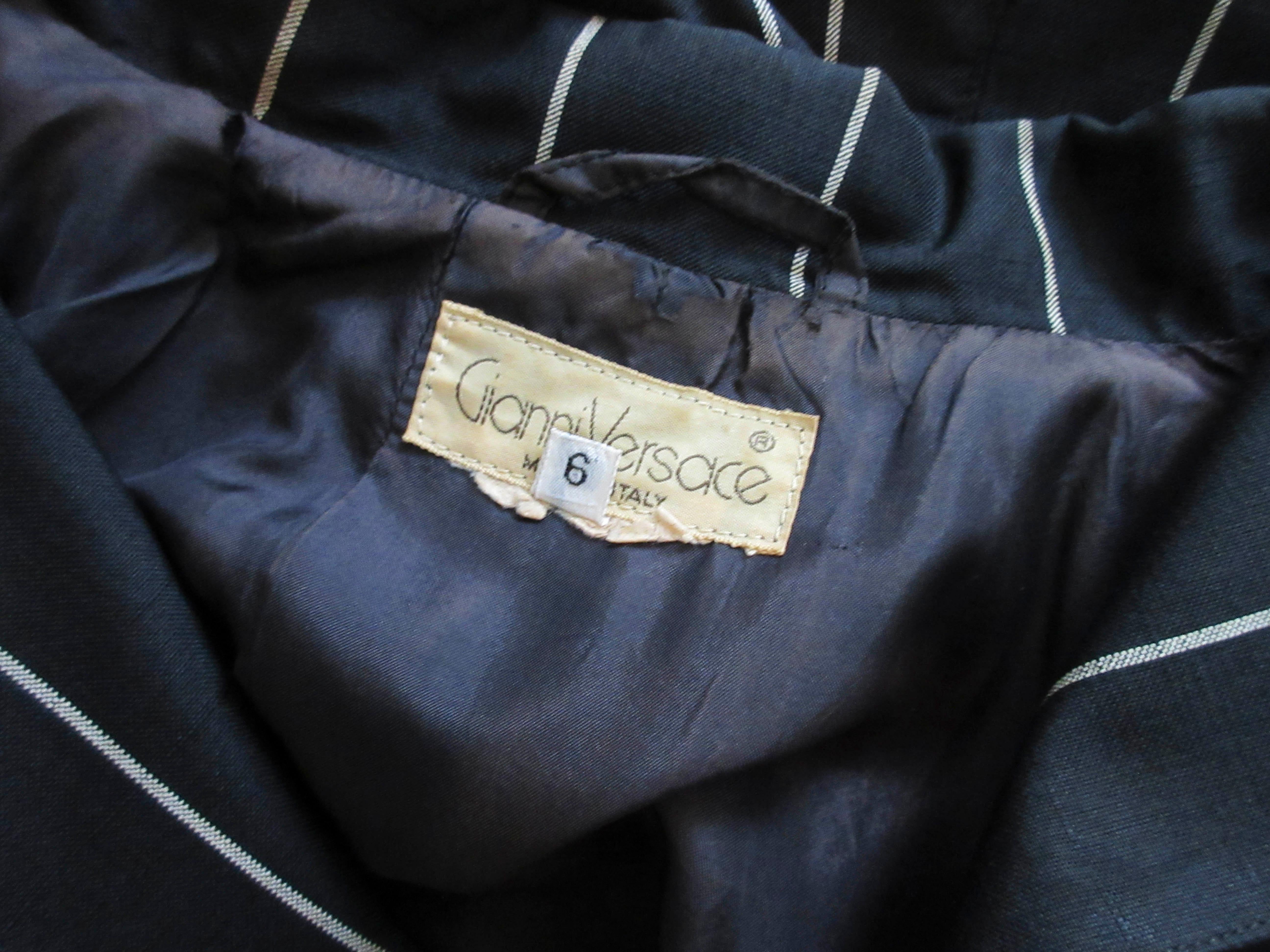 GIANNI VERSACE Black & Cream Striped Jacket Size 6 For Sale 11
