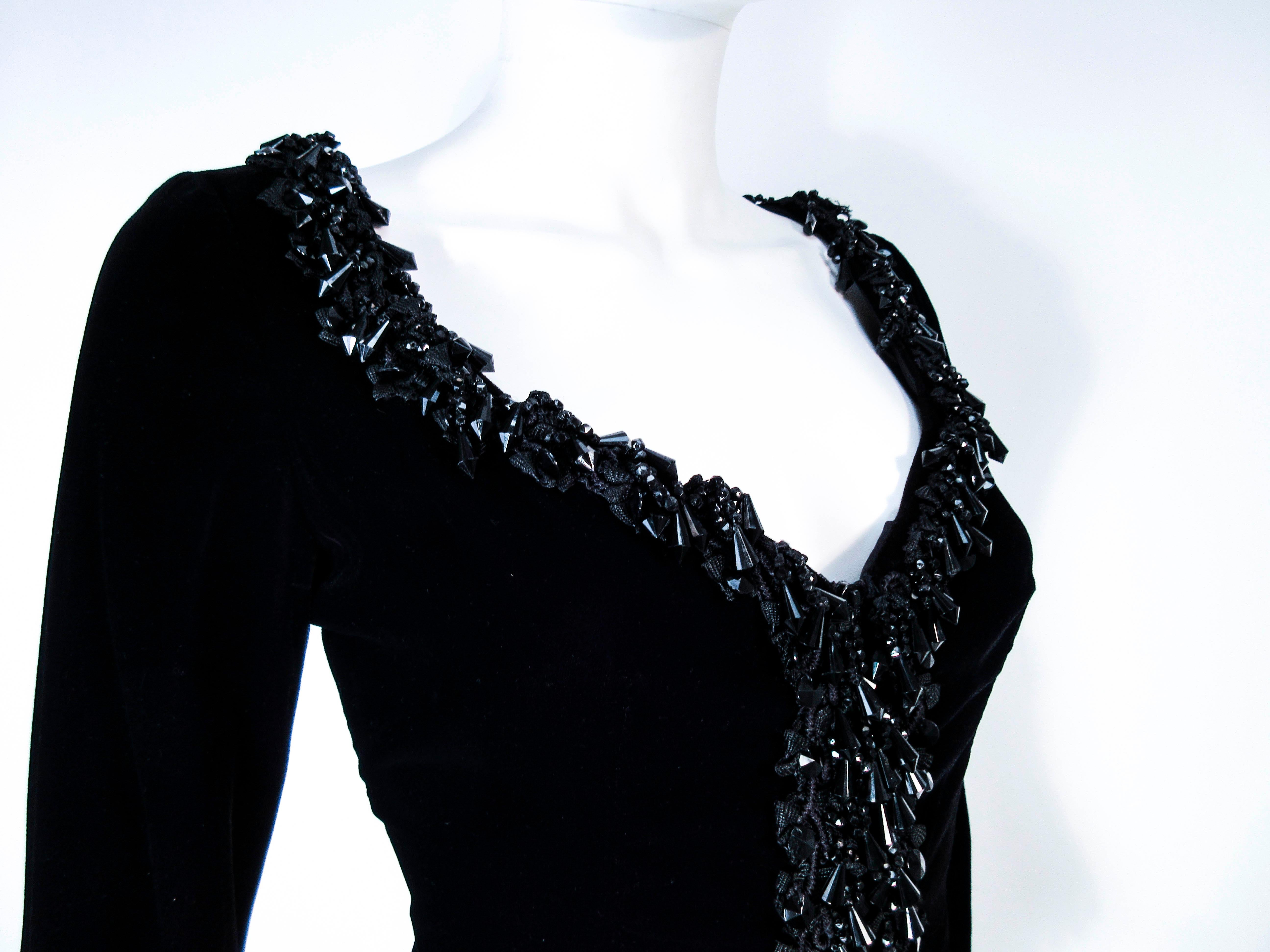 VICTOR COSTA Black Velvet Beaded Evening Jacket Size 4 6 For Sale 1
