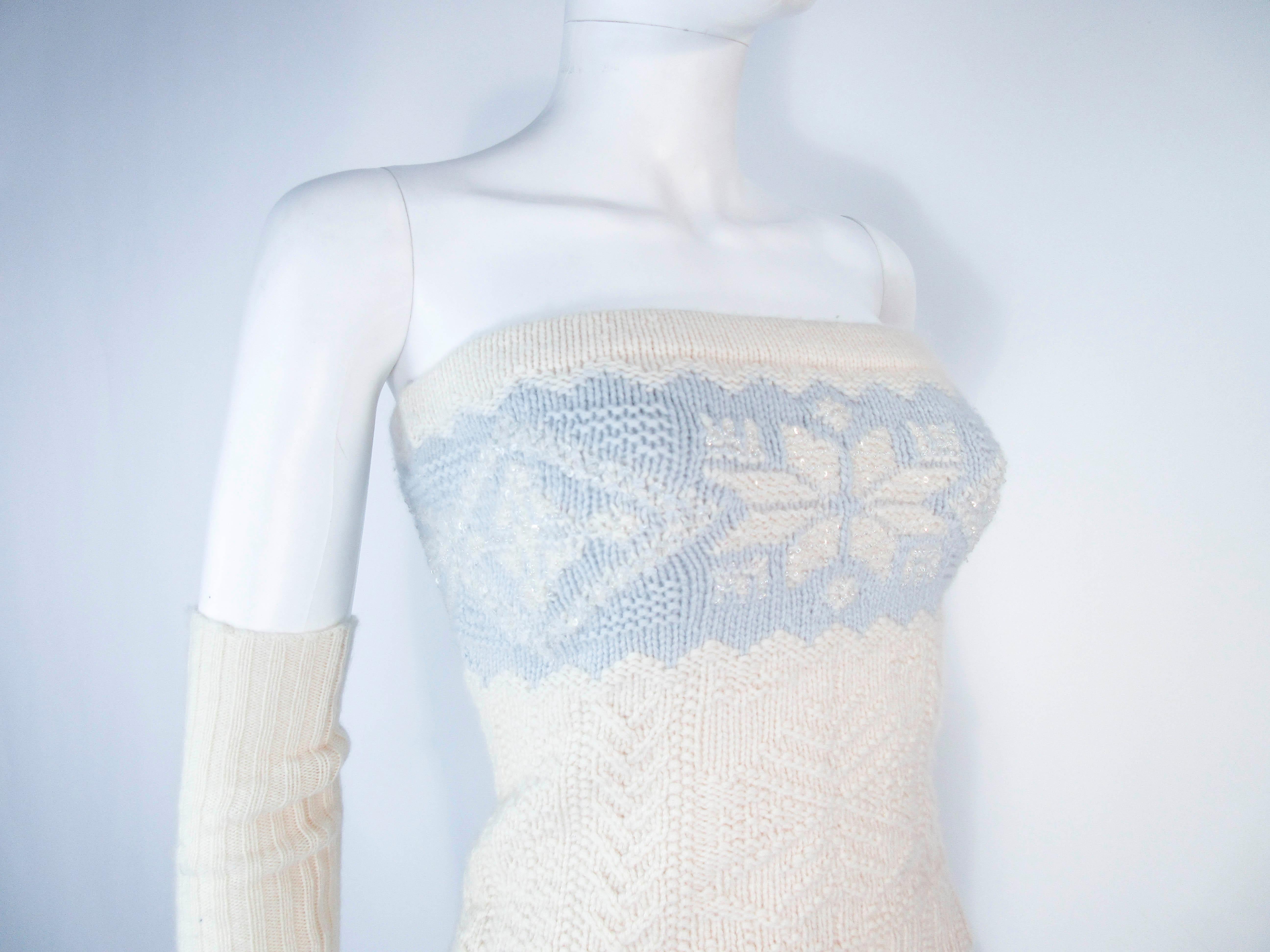Women's RALPH LAUREN Beaded Baby Blue & Cream Tube Top with Sleeves Size XS For Sale