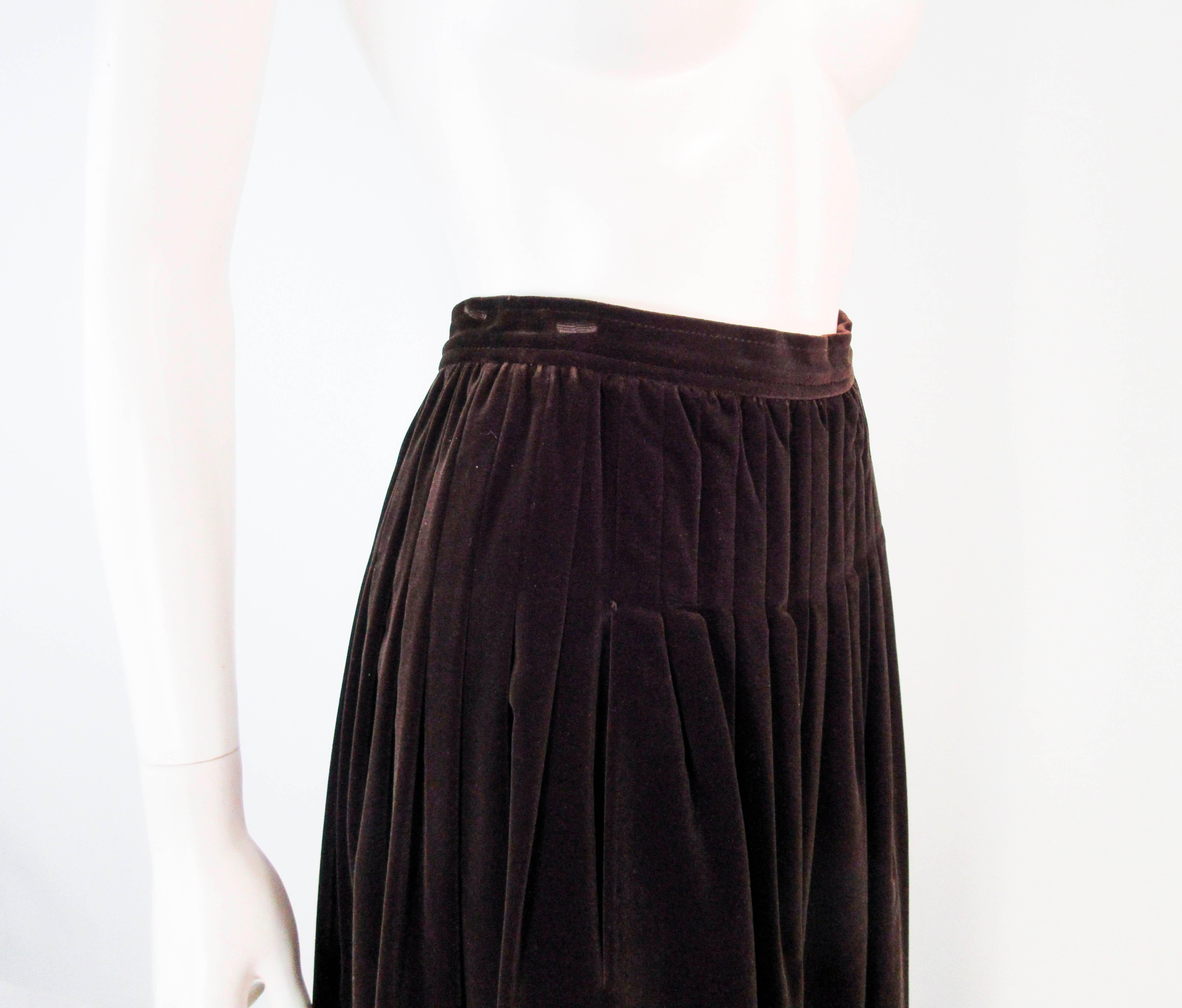 Black YVES SAINT LAURENT Brown Velvet Pleated Flare Skirt Size 36 For Sale