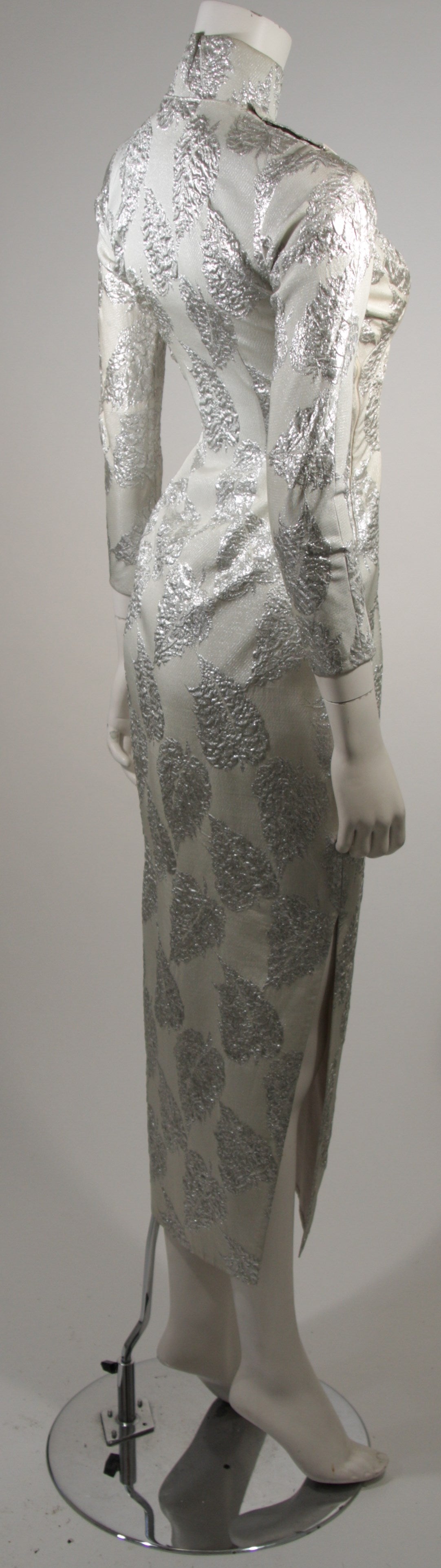 Gray 1950's Silver and white Brocade Long Sleeve Cheongsam Gown SZ 0