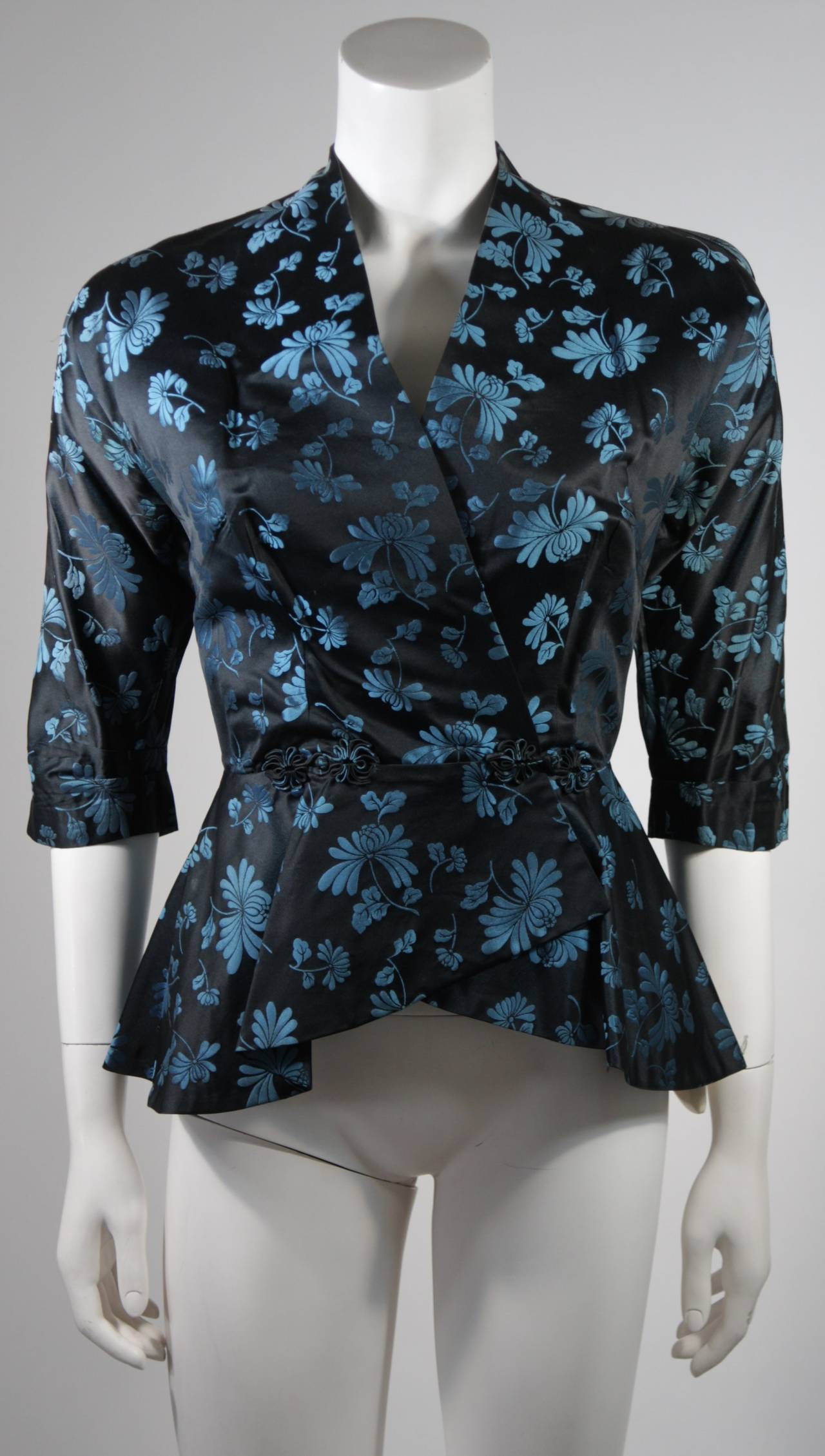 Atomic Era Dynasty Asian Inspired Black and Blue Floral Pant Suit Sz 0-2 1