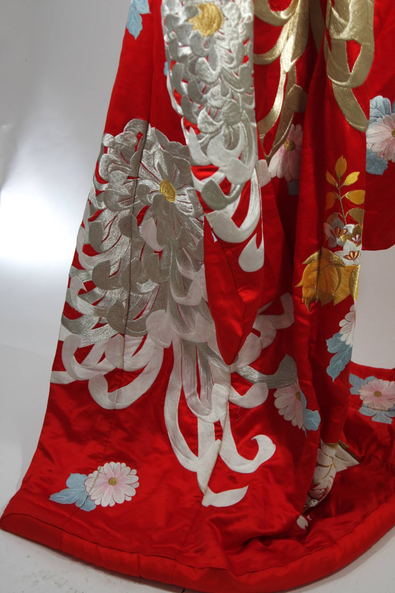 Rare Museum Quality Red Silk Embroidered Kimono w. Ivory & Gold Cascading Lotus 3