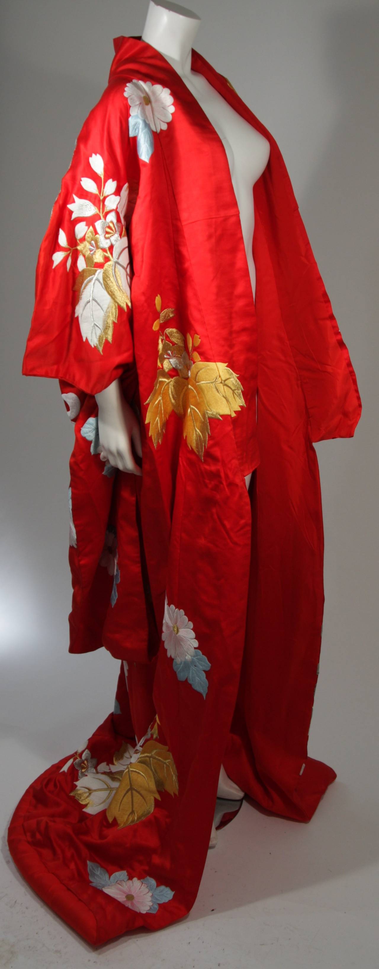 Rare Museum Quality Red Silk Embroidered Kimono w. Ivory & Gold Cascading Lotus In Excellent Condition In Los Angeles, CA