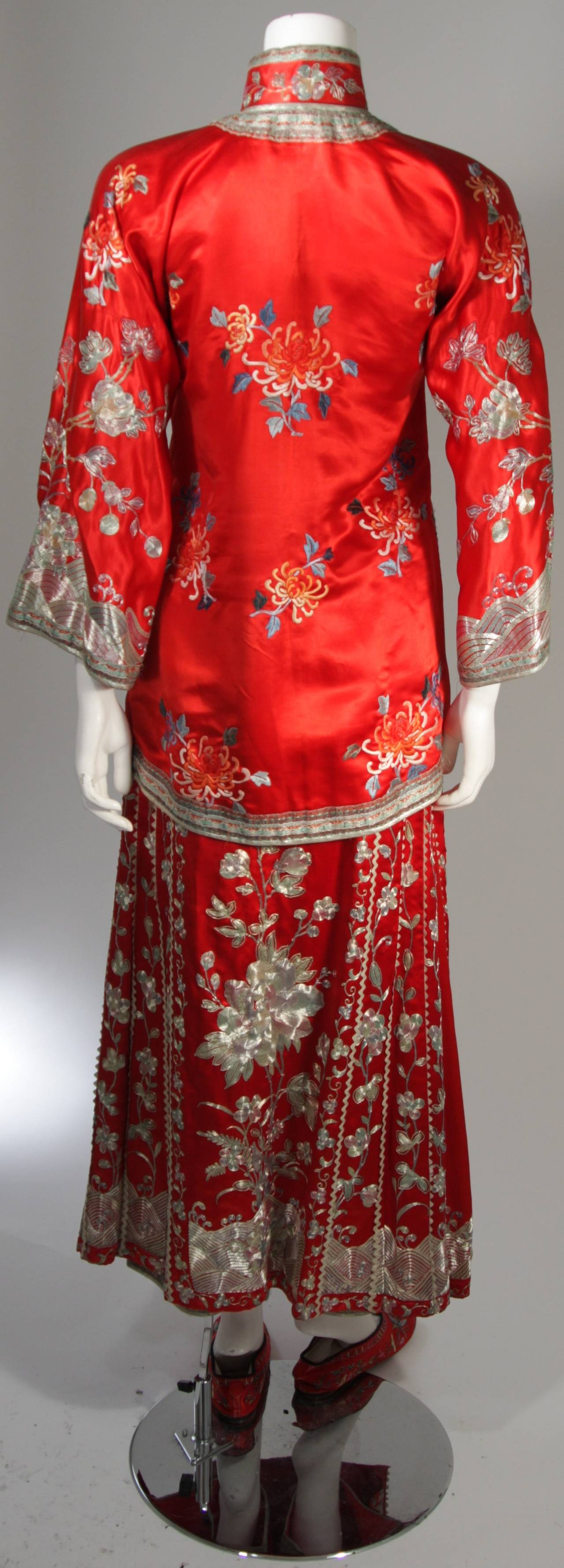 The King & I Starring Yul Brynner 'First Wife' Silk Embroidered 5 Piece Ensemble In Good Condition In Los Angeles, CA