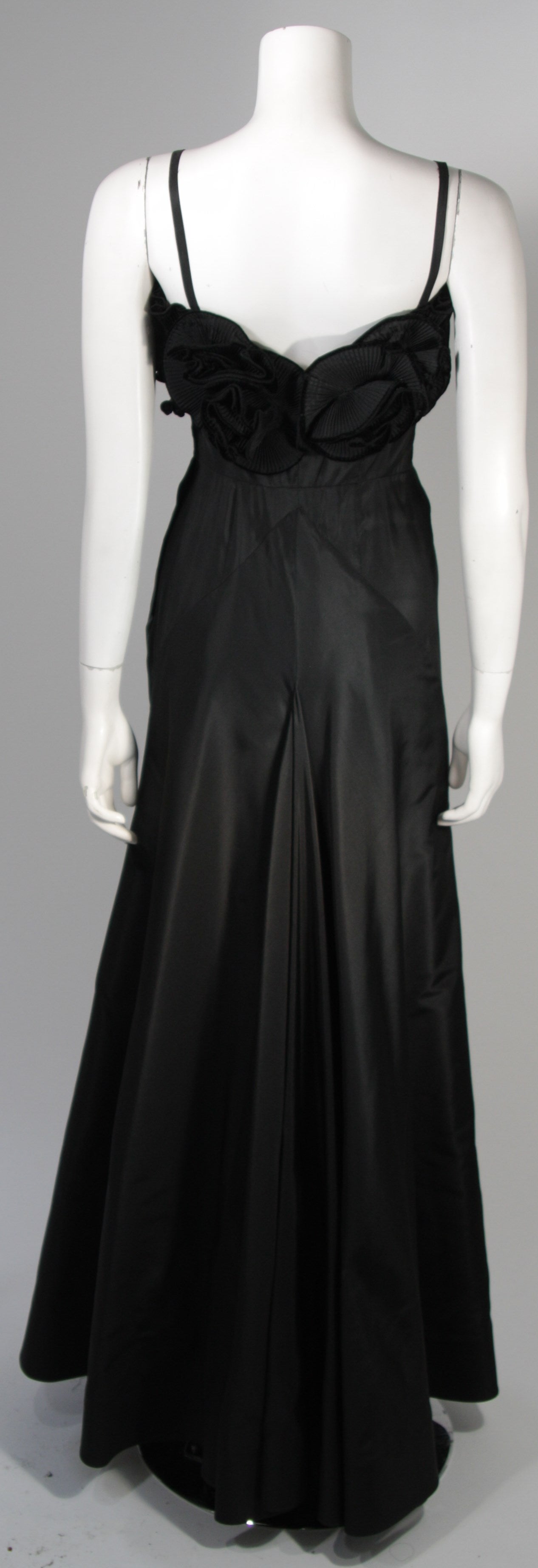 THERESE French Shop 1950s Three Dimensional Floral Bodice Black Silk Gown For Sale 5