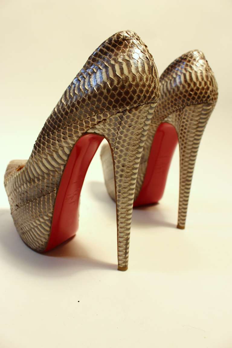 Christian Louboutin Python heels In Good Condition In Los Angeles, CA