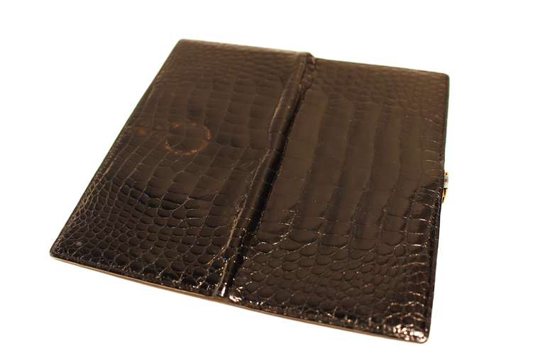 1970s Vintage Gucci 18K Gold Clasp Black Crocodile Wallet 1