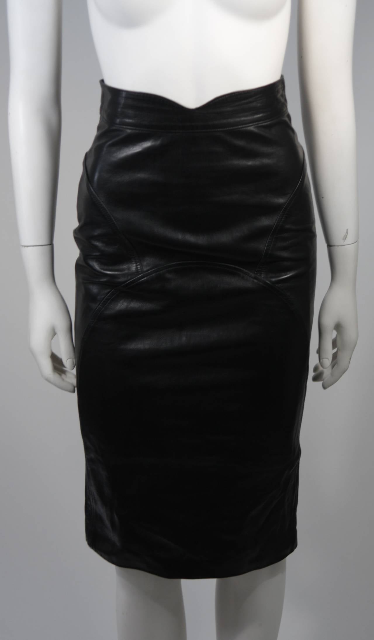 Jean Claude Jitrois Black Leather Skirt Size Extra Small In Excellent Condition In Los Angeles, CA