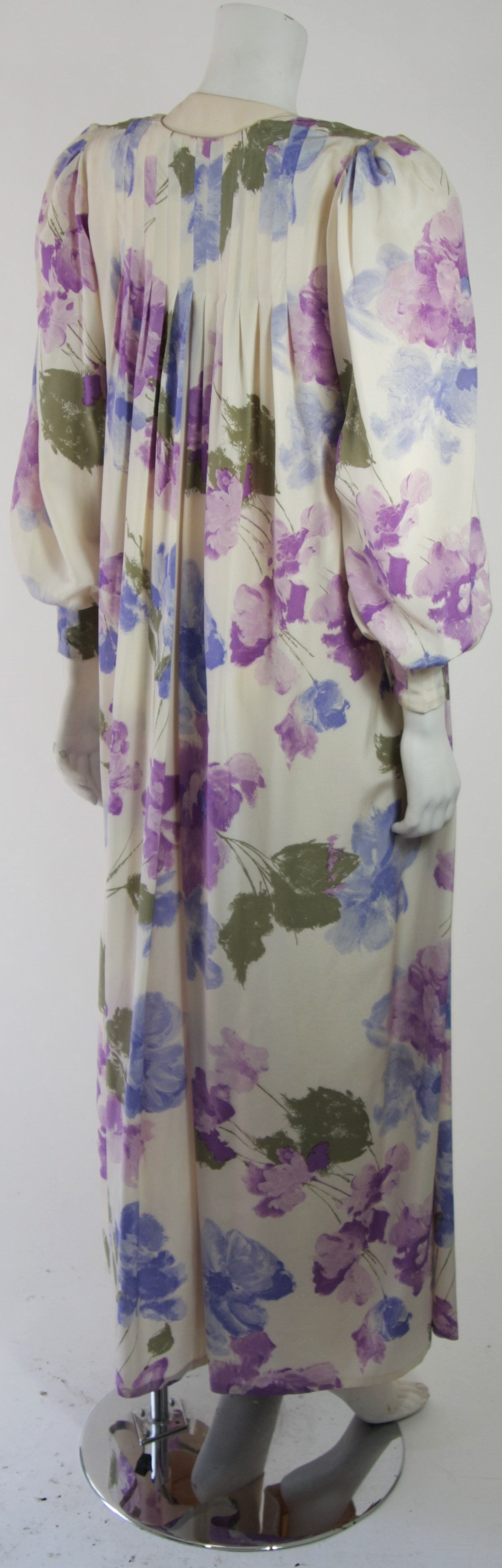 Nolan Miller Attributed Silk Jumpsuit Ensemble with Coat In Excellent Condition For Sale In Los Angeles, CA
