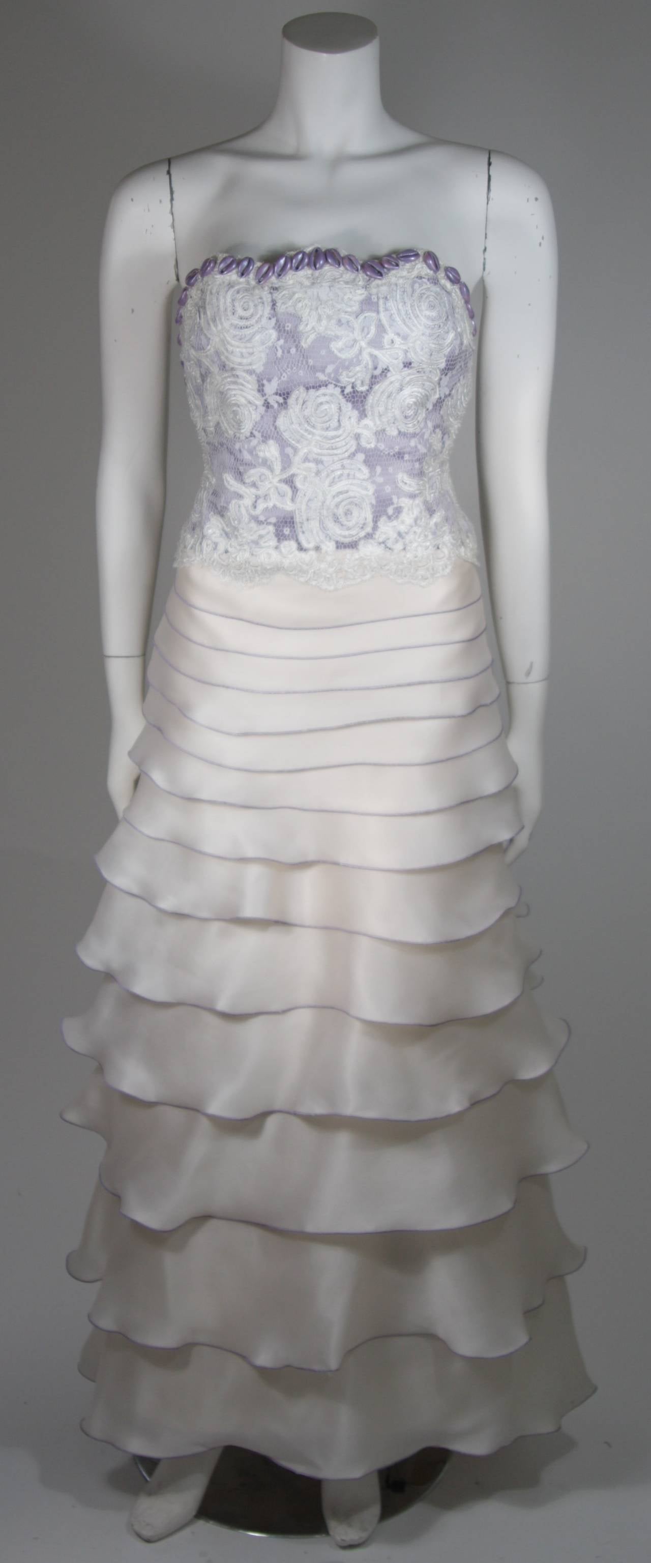 Rutina Wesleys lavendelfarbenes und cremefarbenes Paul Campbell Couture Hochzeitskleid um 2005 (Grau) im Angebot