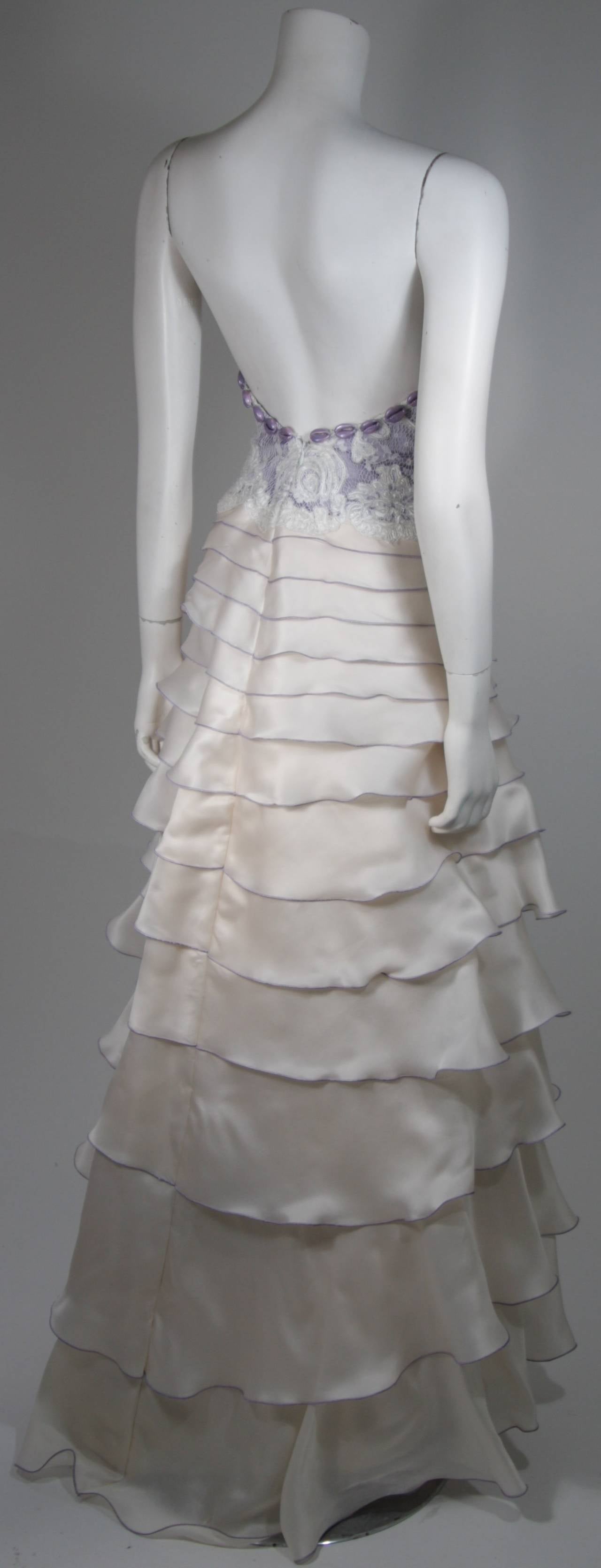 Rutina Wesleys lavendelfarbenes und cremefarbenes Paul Campbell Couture Hochzeitskleid um 2005 im Angebot 3