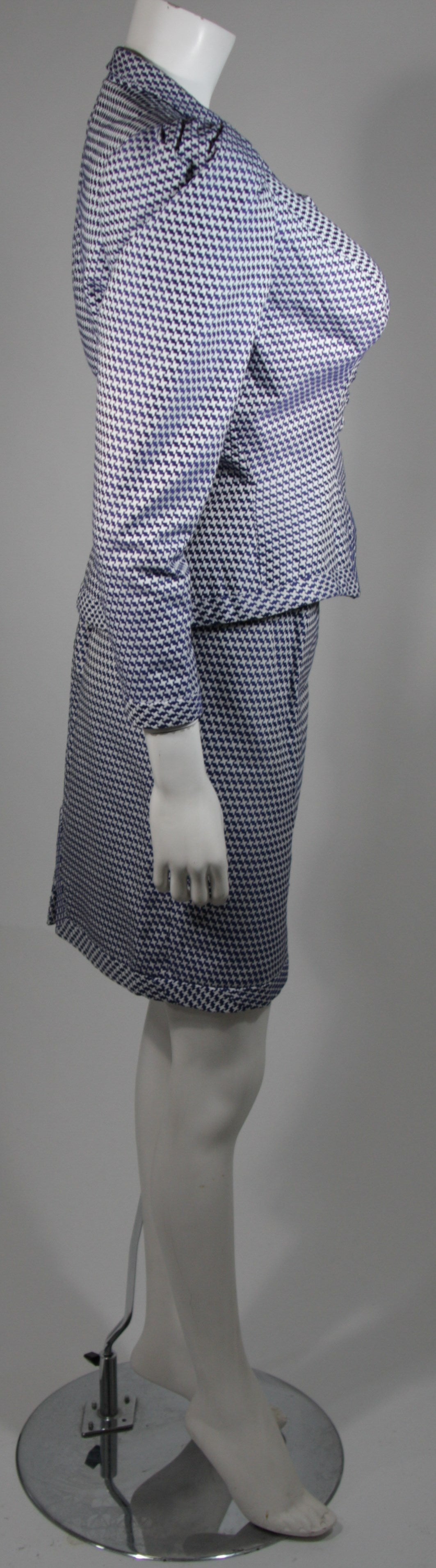 Leon Paule Sculptural Royal Blue & White Fitted Houndstooth Jacket & Skirt Suit In Excellent Condition In Los Angeles, CA